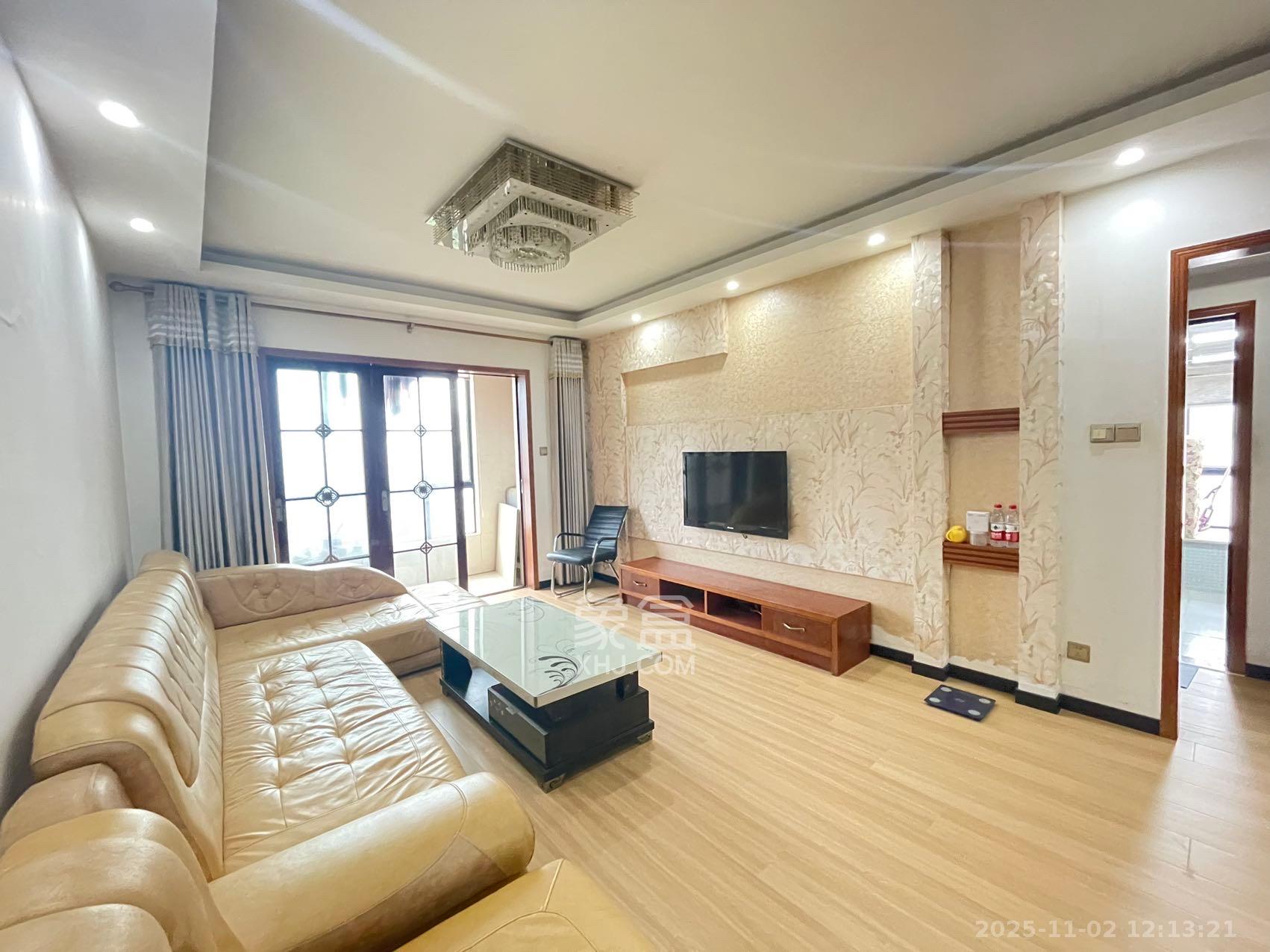 山水华景 2室2厅1卫 2200.0元/月 山水华景 2室2厅1卫 2200.0元/月室内图