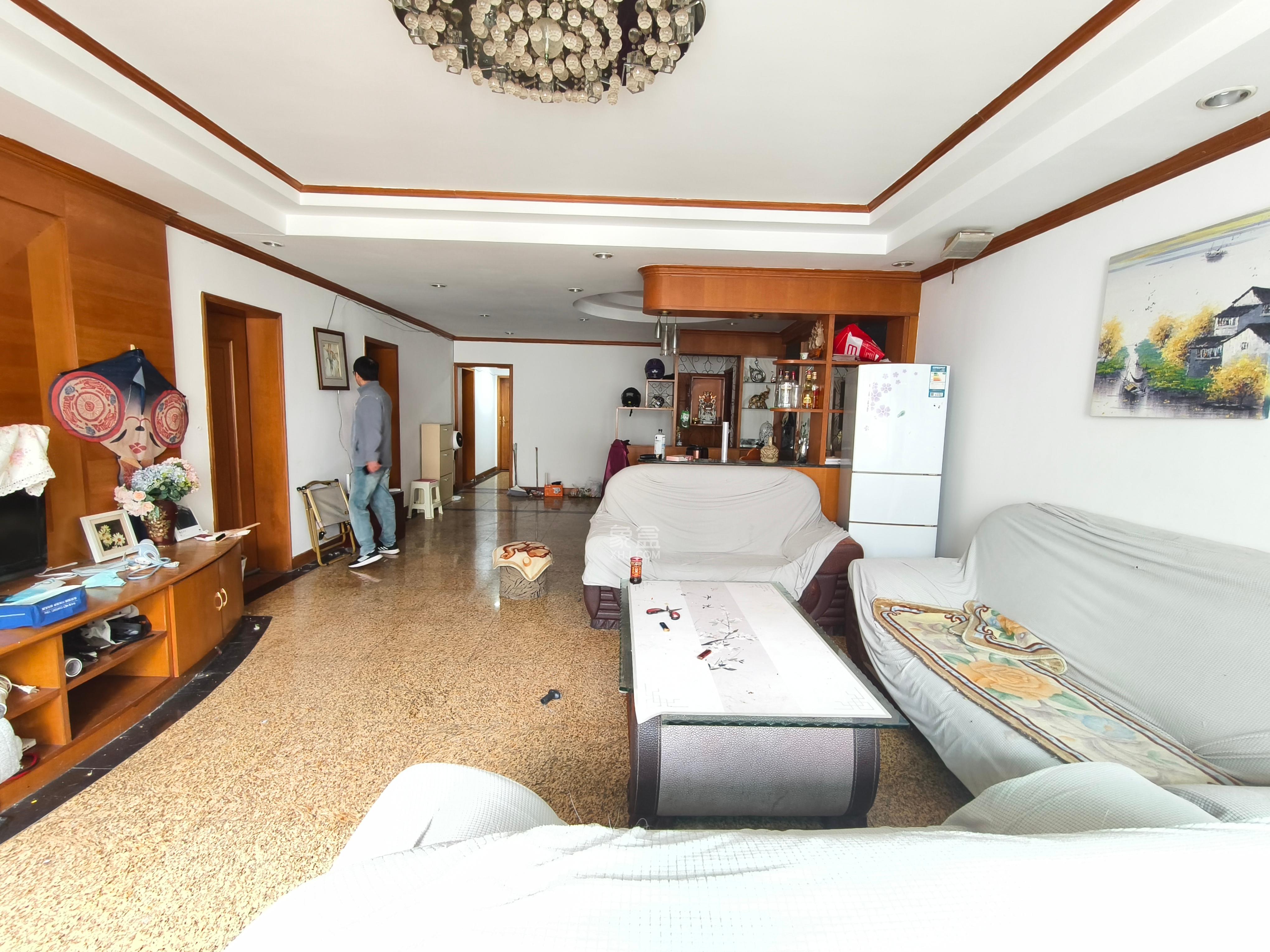 文艺公寓  4室2厅2卫    3200.0元/月室内图1