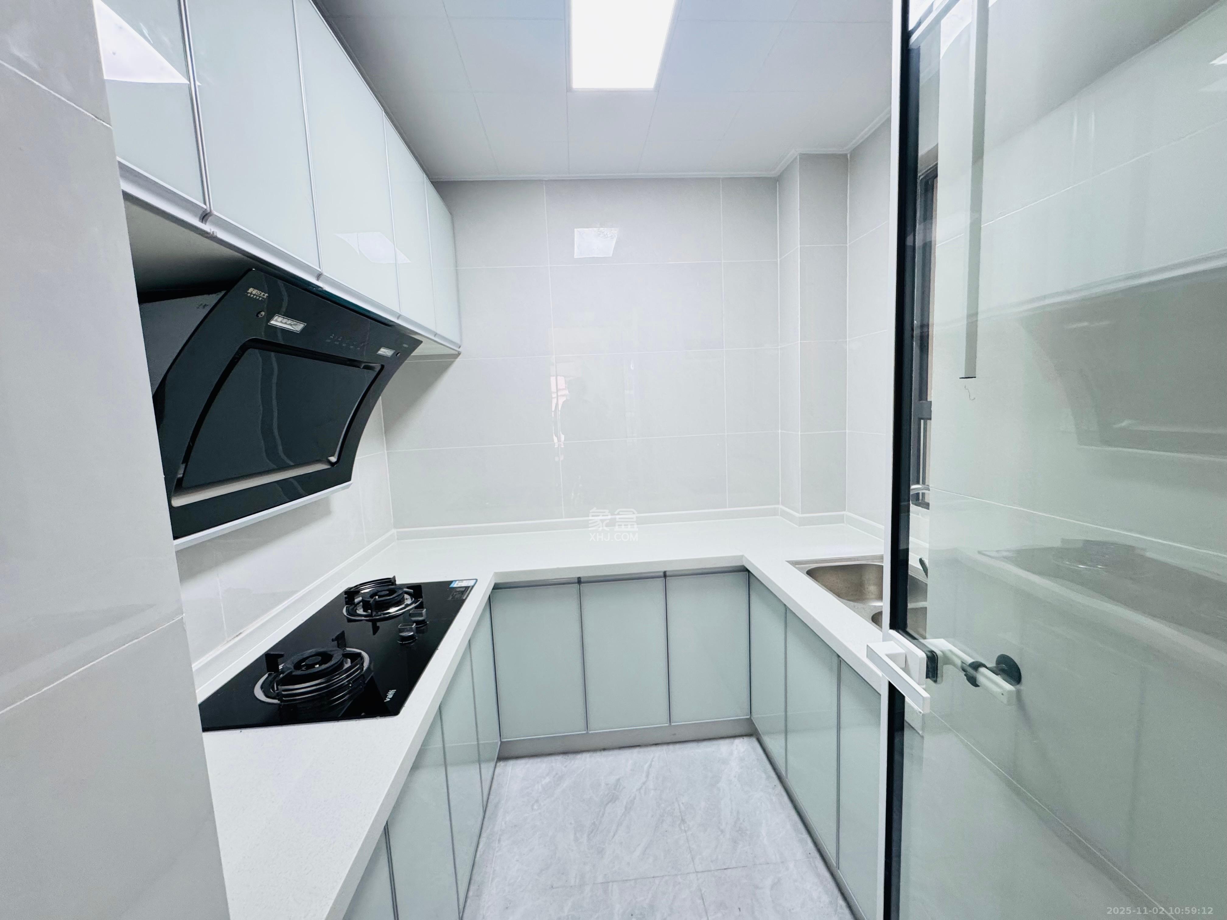 荣盛城  4室2厅2卫    3280.0元/月室内图