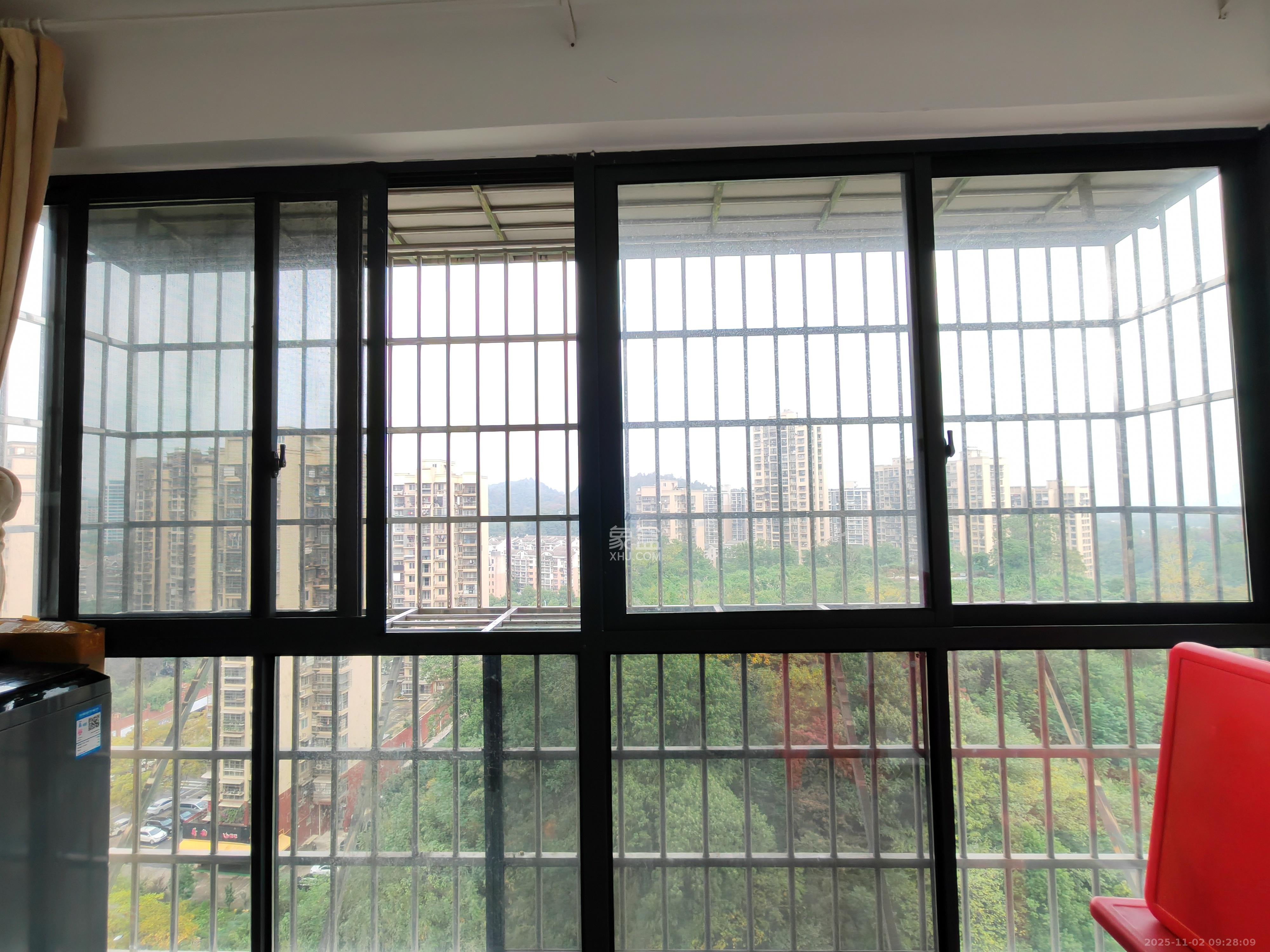 谷山庭院二期  3室1厅2卫    2100.0元/月室内图