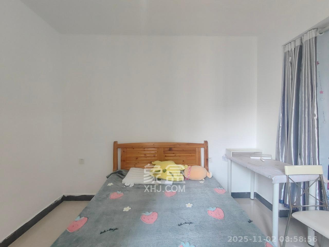 麓江春  1室1厅1卫    1600.0元/月室内图