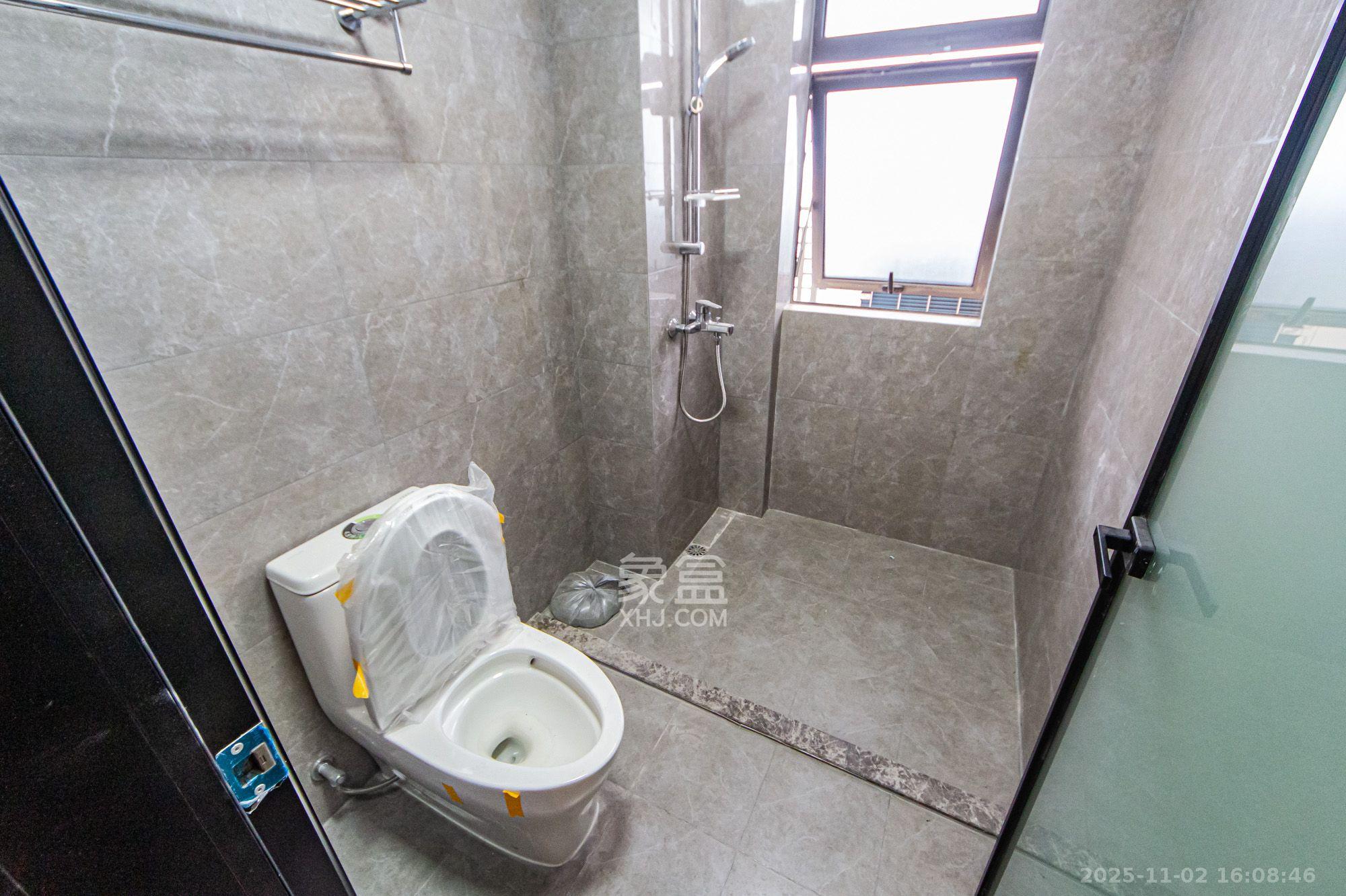 北辰瀚江府  4室2厅3卫    8800.0元/月室内图