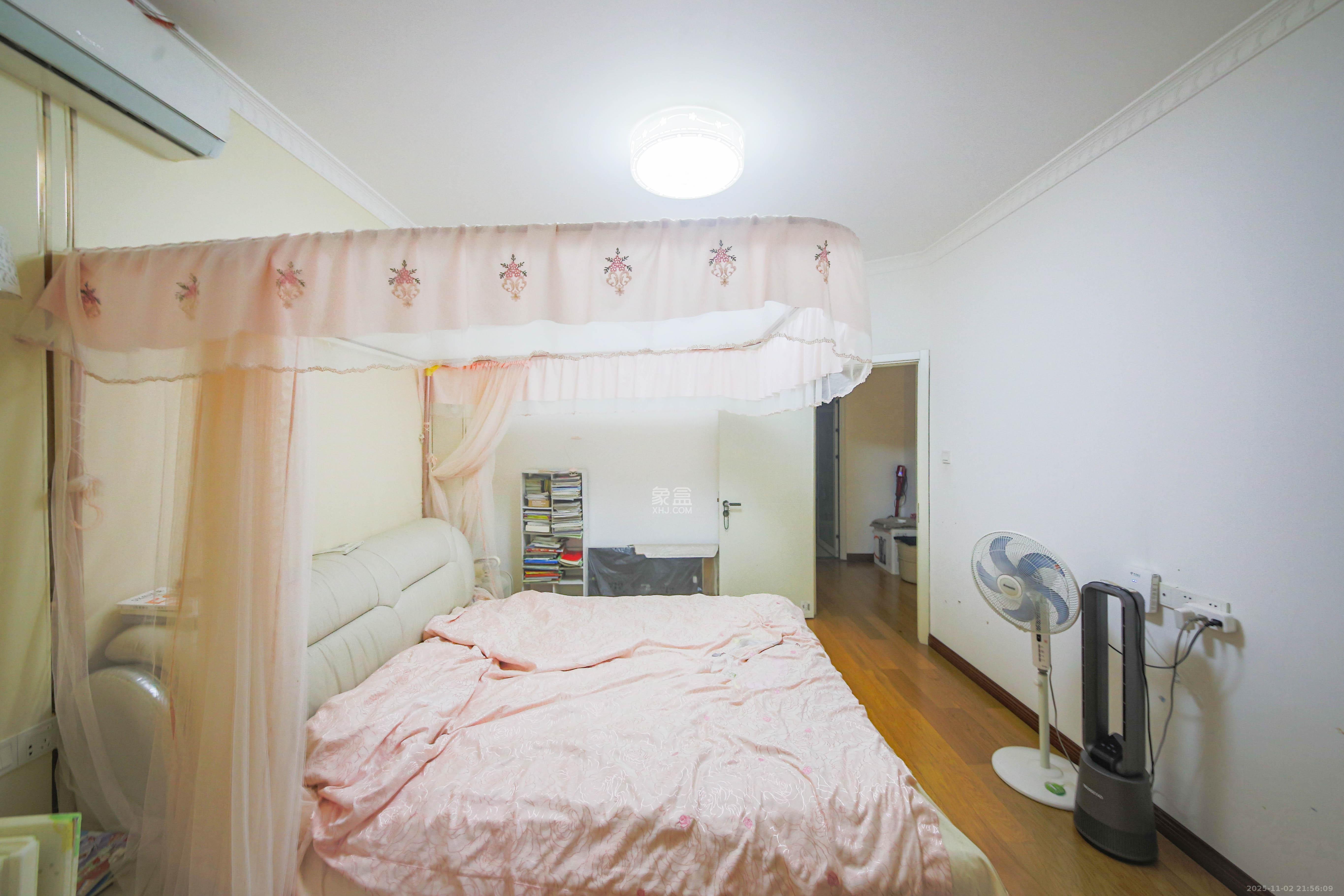 奥林匹克花园贡院三期 3室2厅2卫 85.0万 奥林匹克花园贡院三期 3室2厅2卫 85.0万卧室