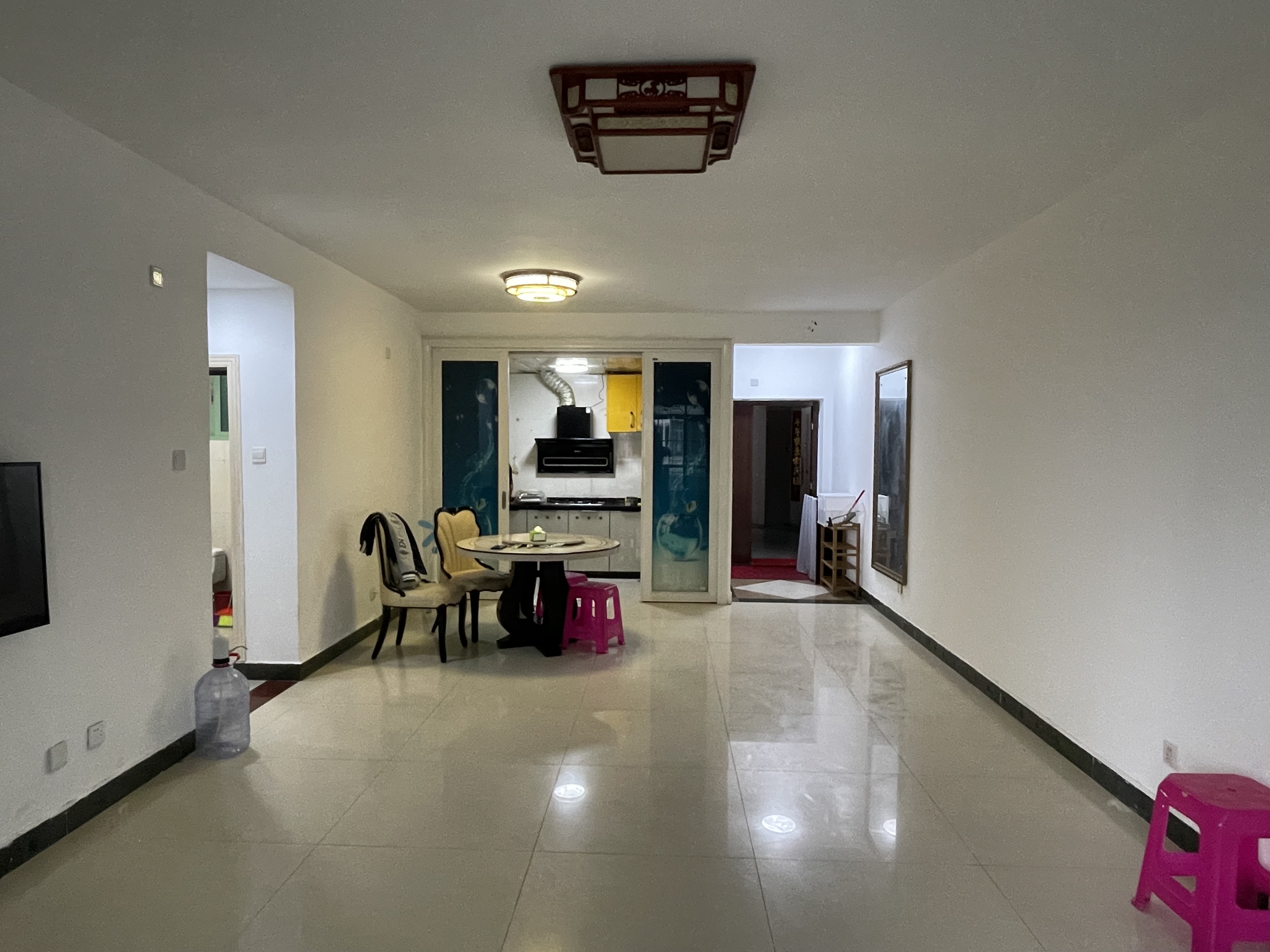 置地花园  4室2厅2卫    3300.0元/月户型图