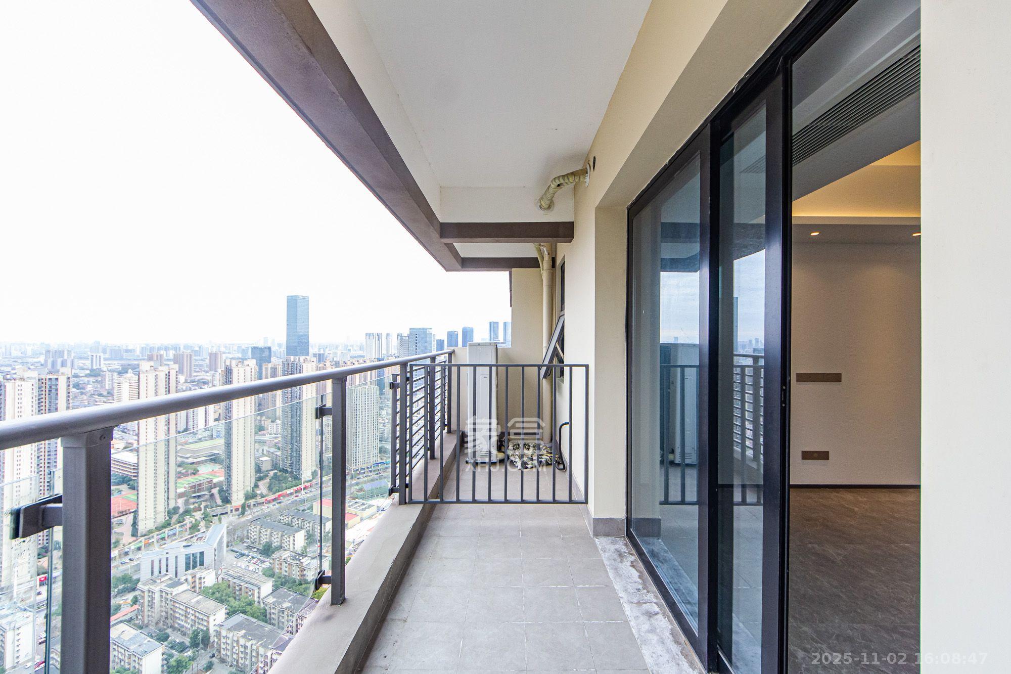 北辰瀚江府  4室2厅3卫    8800.0元/月室内图