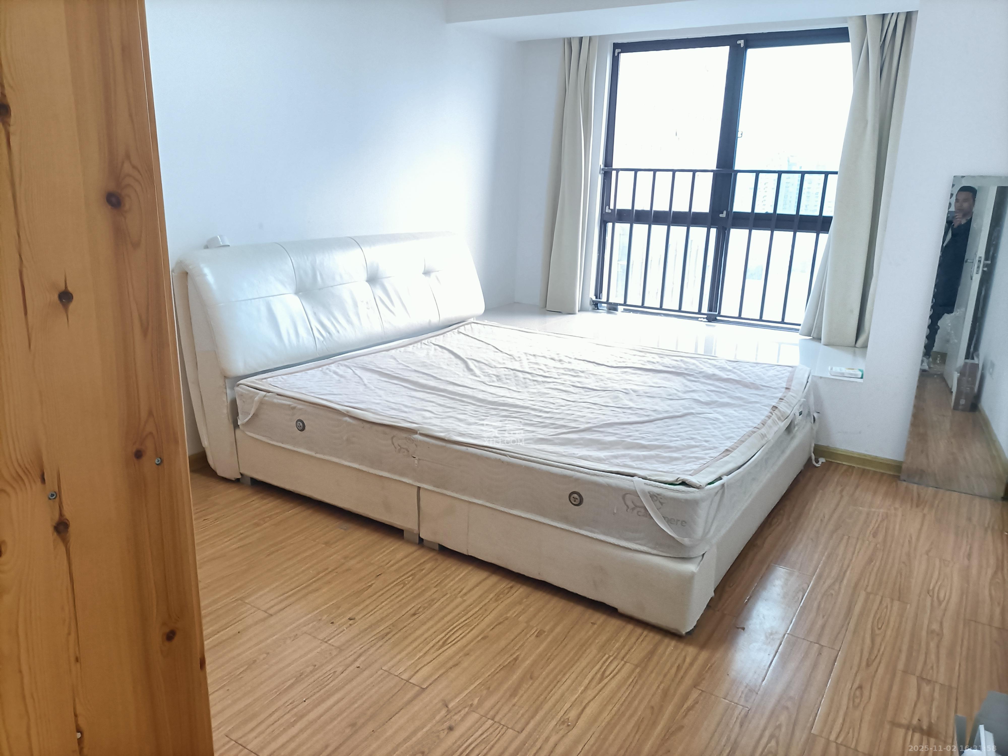 绿地中央广场 2室1厅1卫 2100.0元/月 绿地中央广场 2室1厅1卫 2100.0元/月室内图