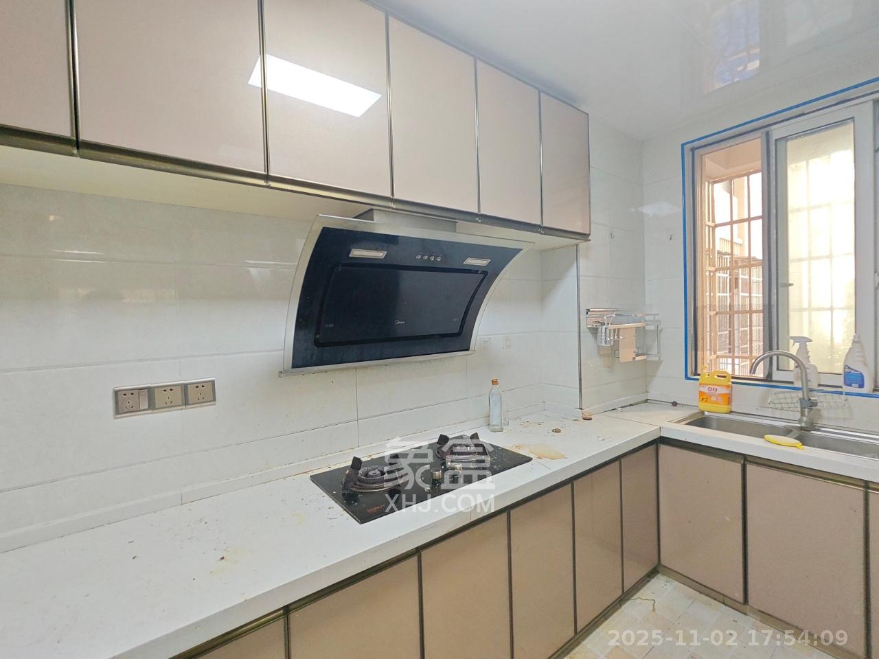 和康园小区  2室1厅1卫    1800.0元/月室内图