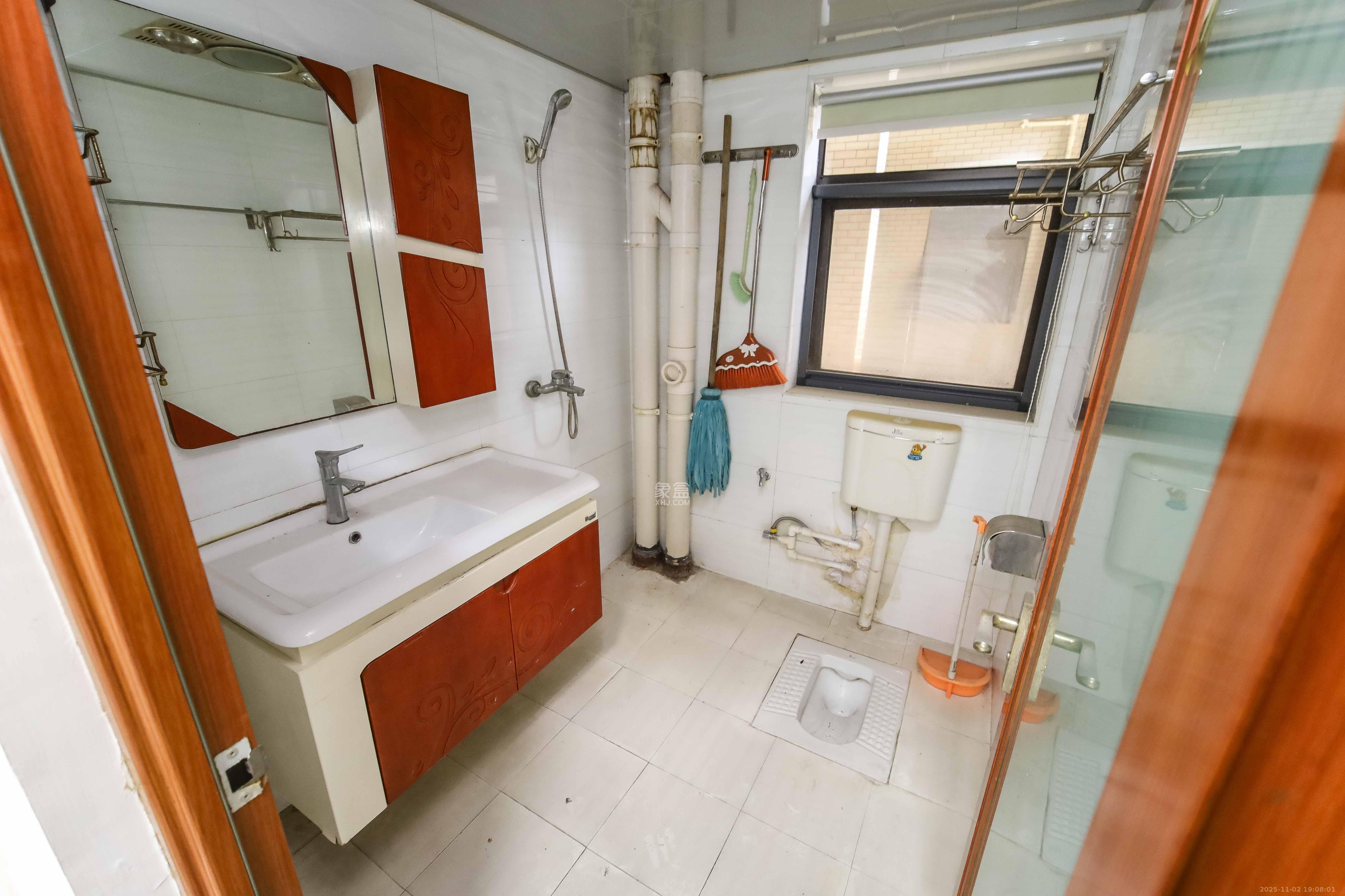 上东辛顿公寓  2室2厅1卫    61.0万卫生间