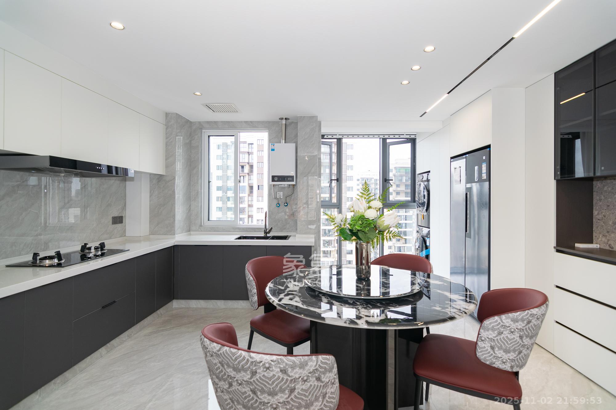 新华联梦想城  4室2厅2卫    106.8万客厅