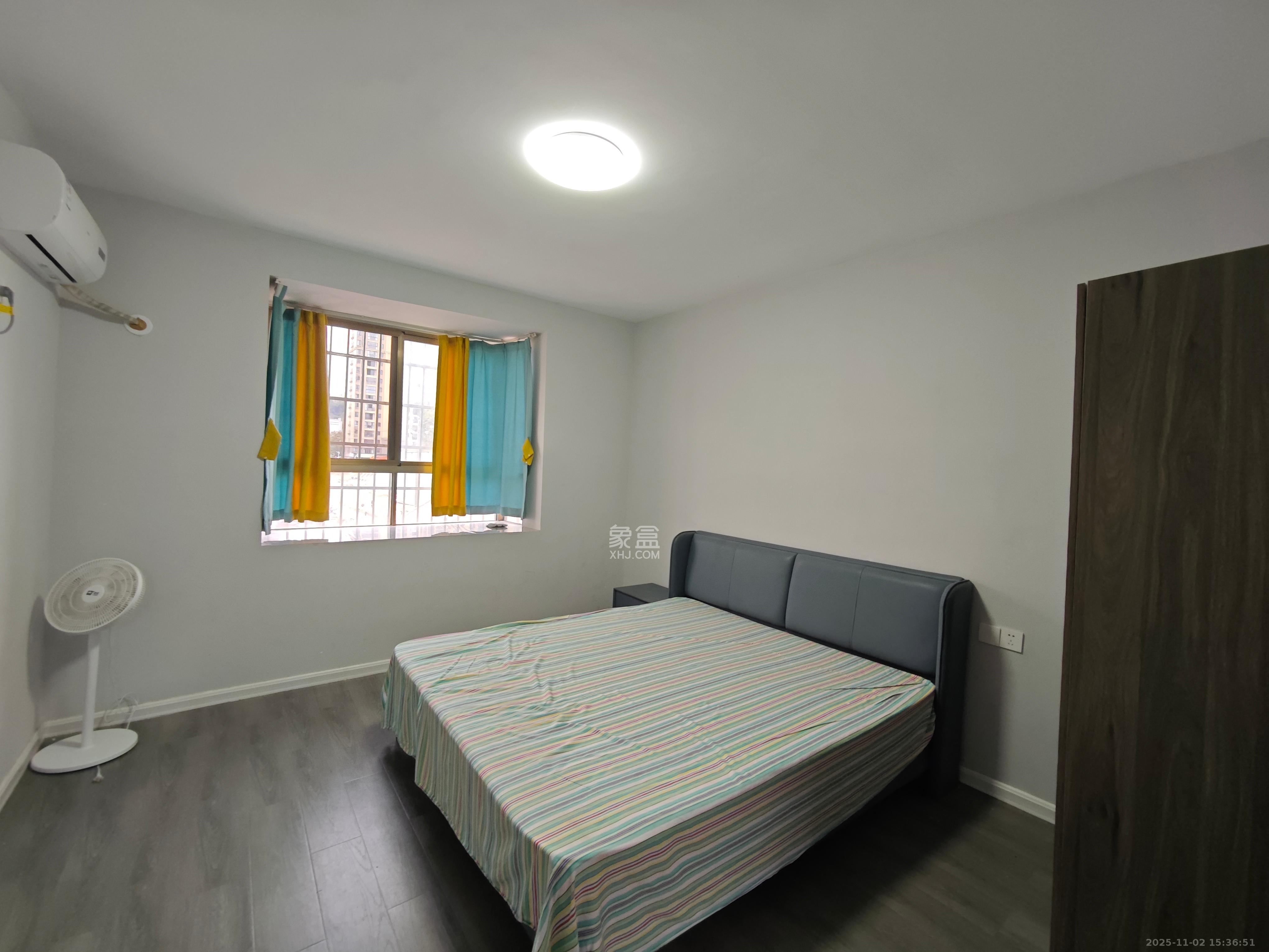 谷峰小区  3室2厅2卫    2000.0元/月室内图