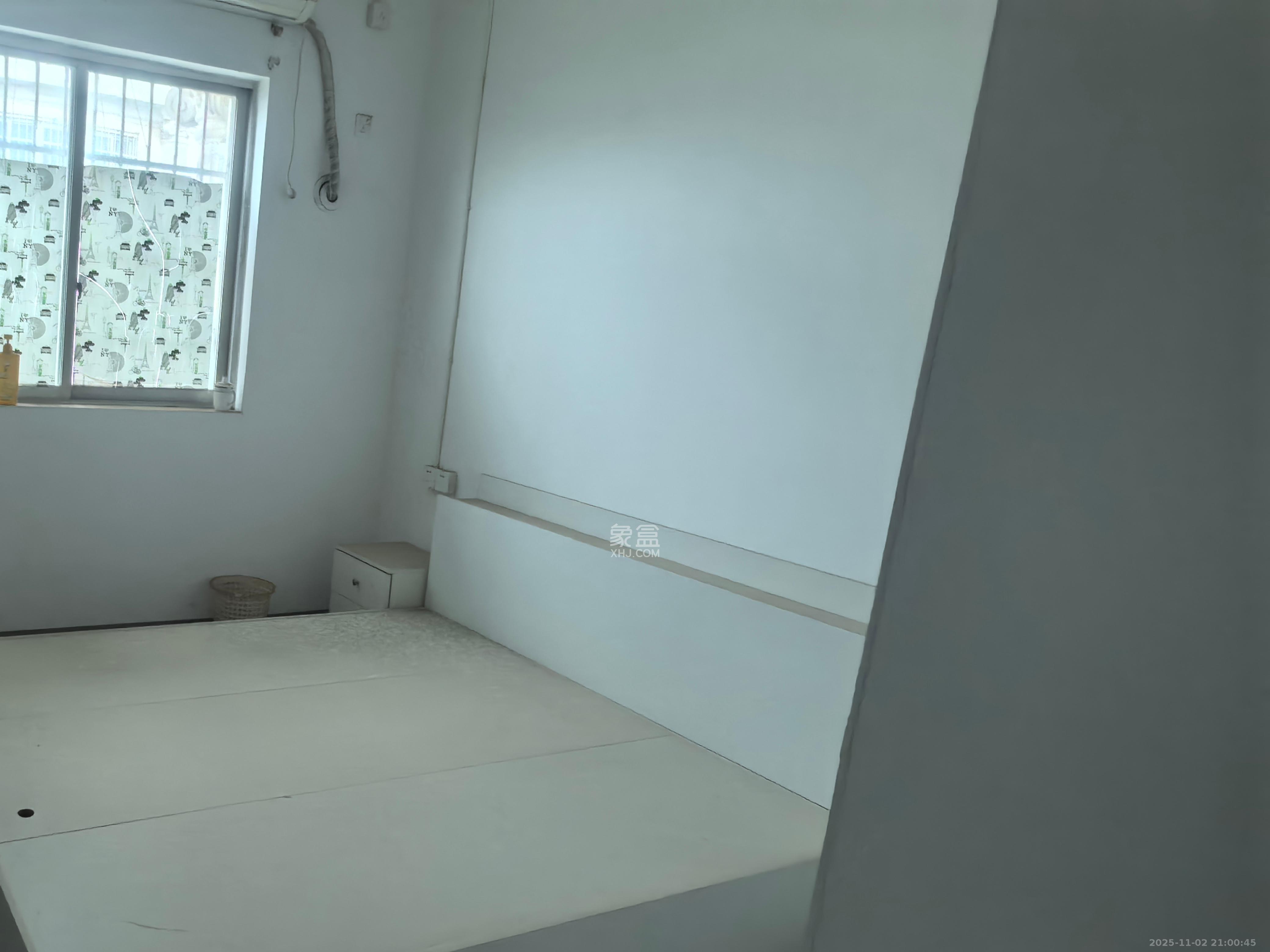 中南汽车世界  4室2厅1卫    1800.0元/月室内图