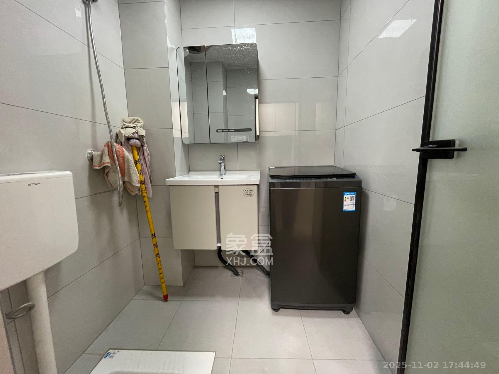 裕天国际商汇中心 1室1厅1卫 1500.0元/月 裕天国际商汇中心 1室1厅1卫 1500.0元/月室内图