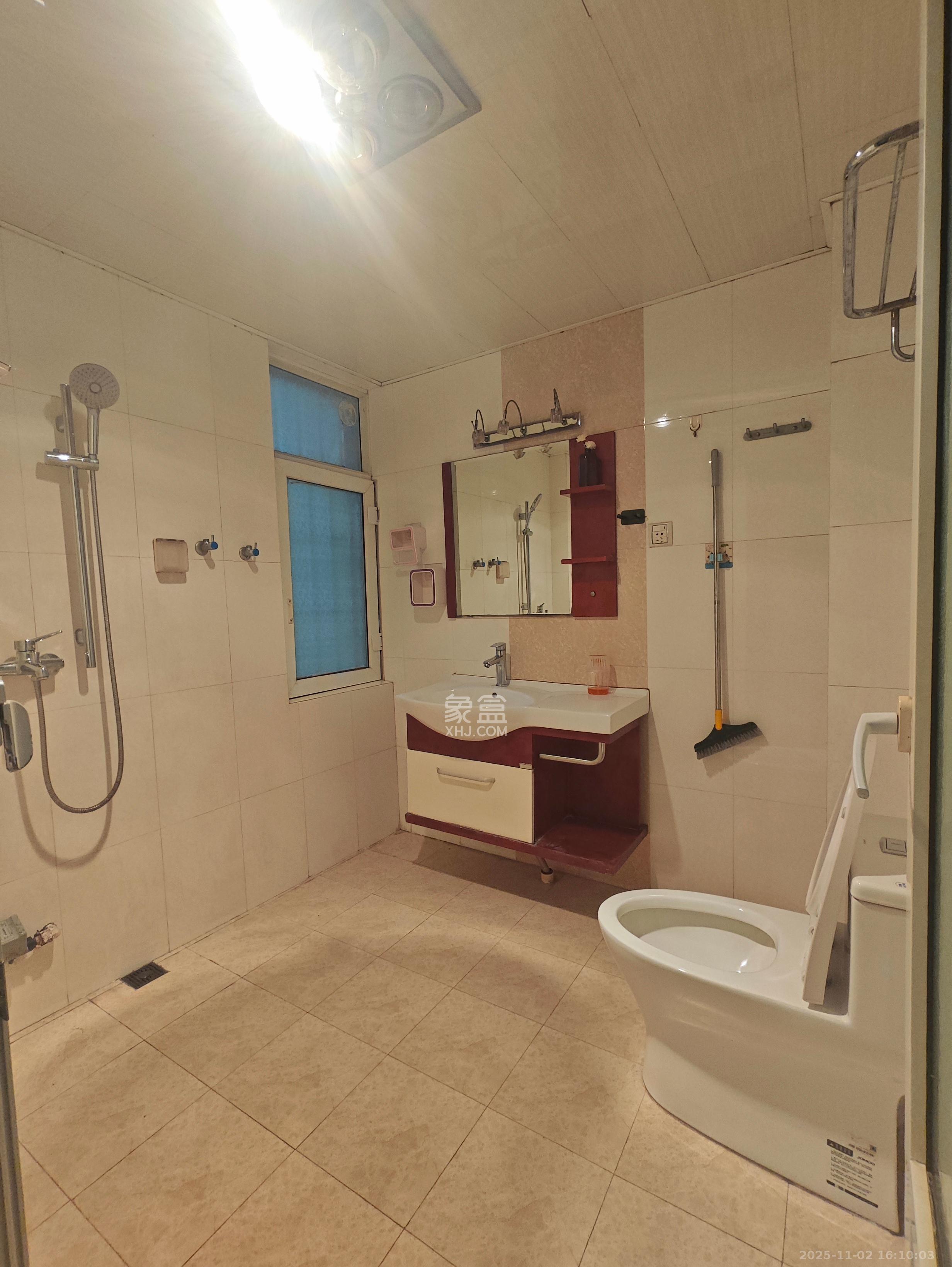 东方名都百草园  3室2厅2卫    2600.0元/月 东方名都百草园  3室2厅2卫    2600.0元/月室内图