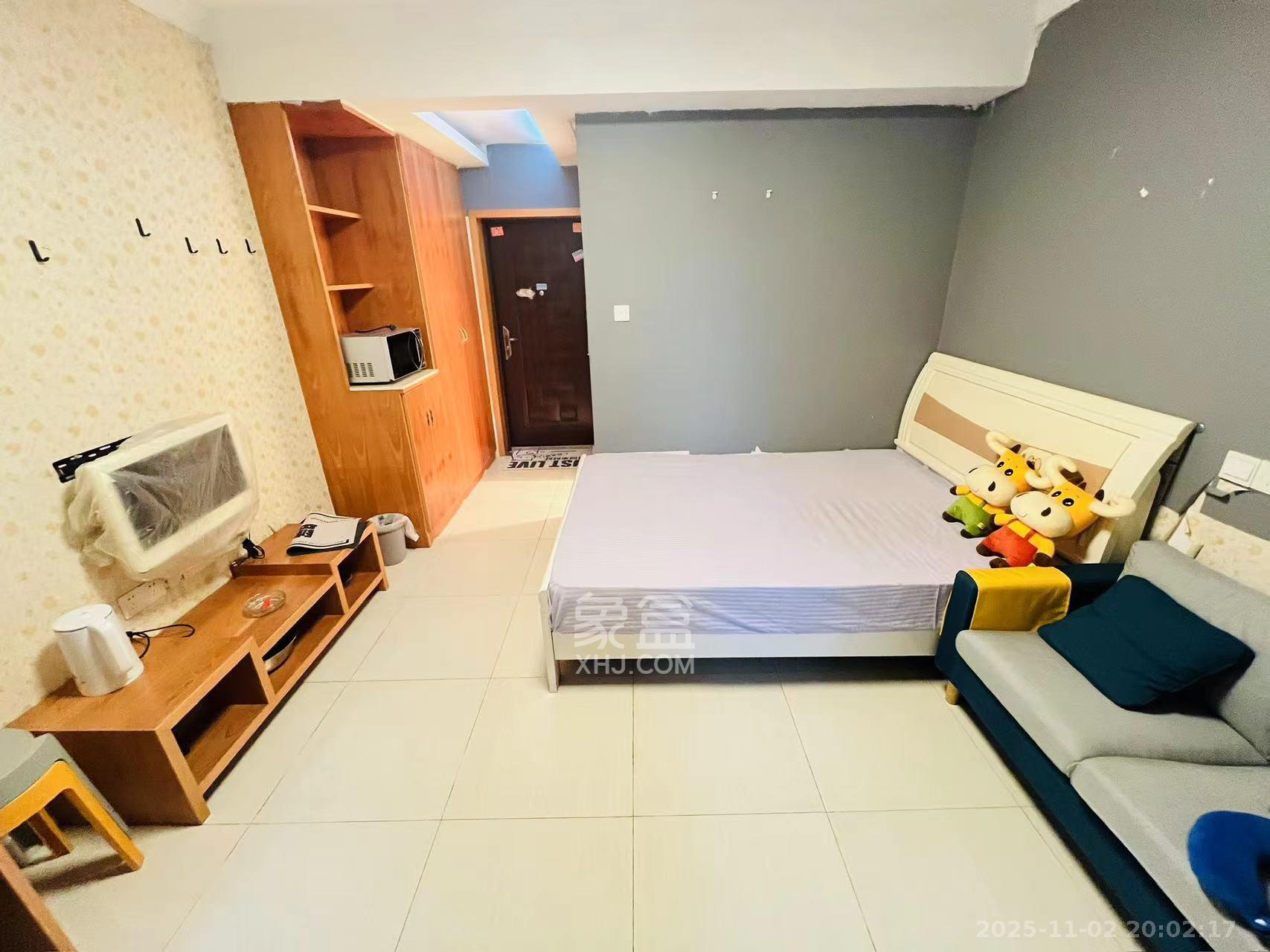 铂宫  1室1厅1卫    1800.0元/月室内图