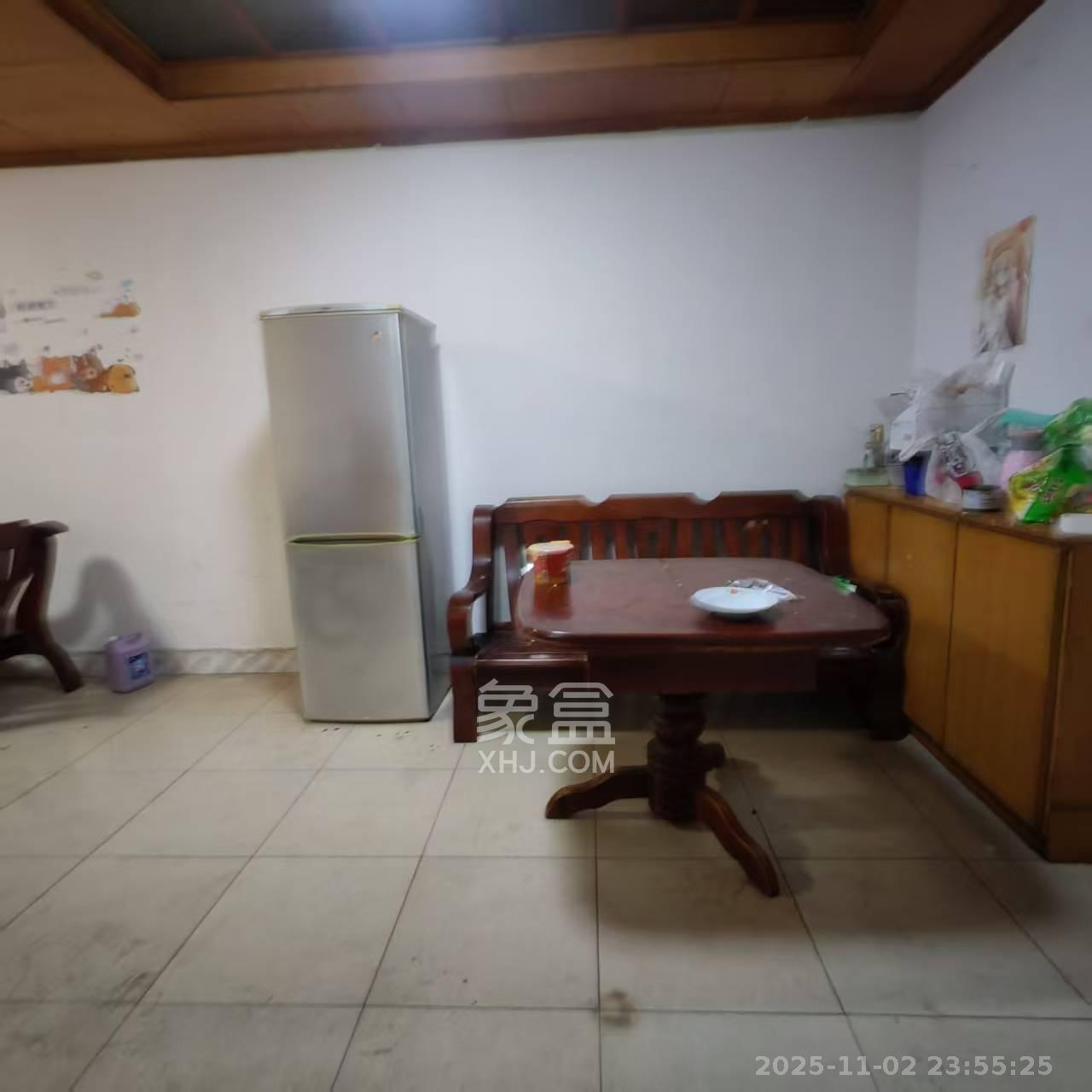 扬帆小区 2室1厅1卫 1300.0元/月 扬帆小区 2室1厅1卫 1300.0元/月室内图