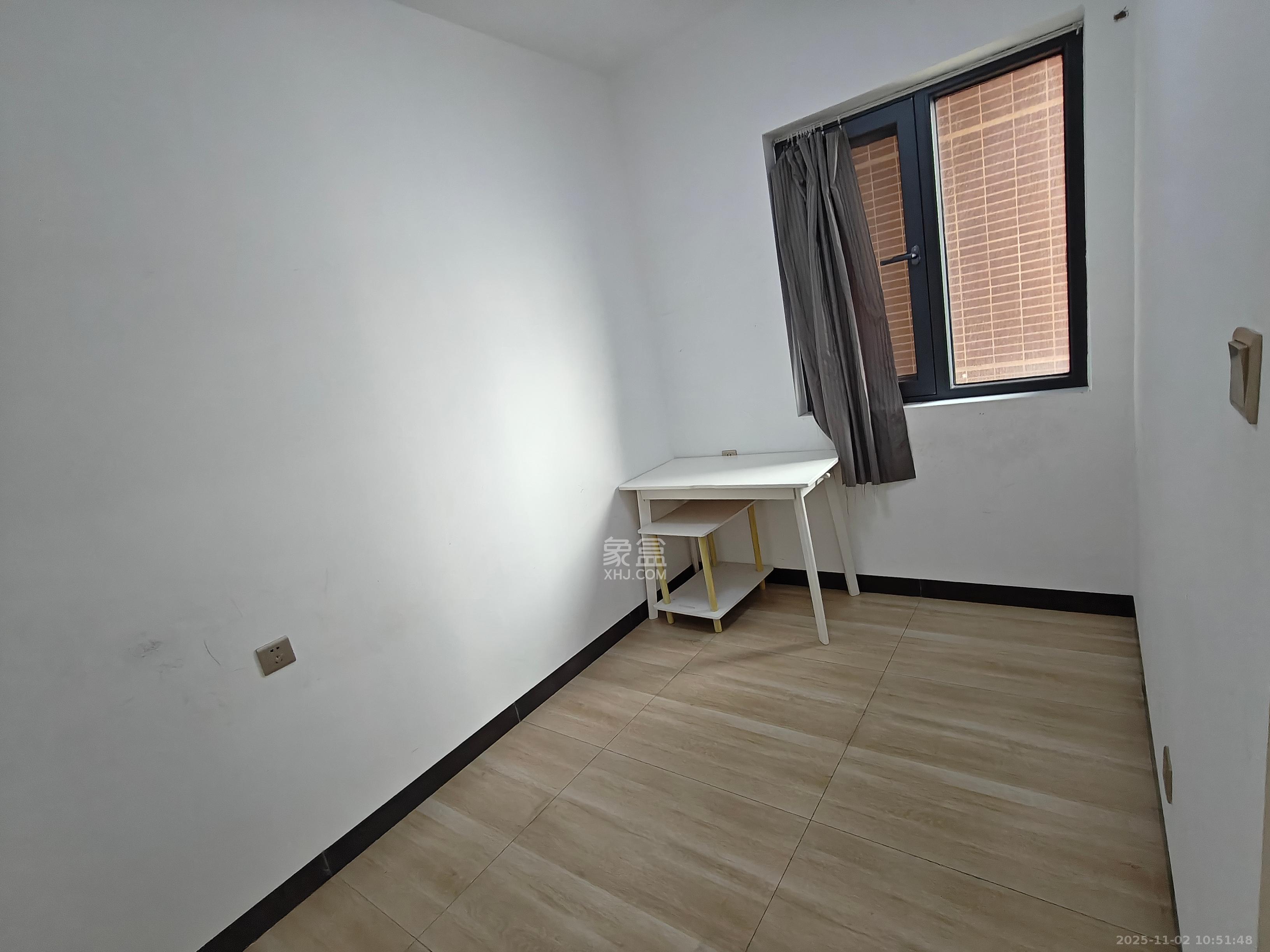 海伦春天  3室2厅1卫    2100.0元/月室内图