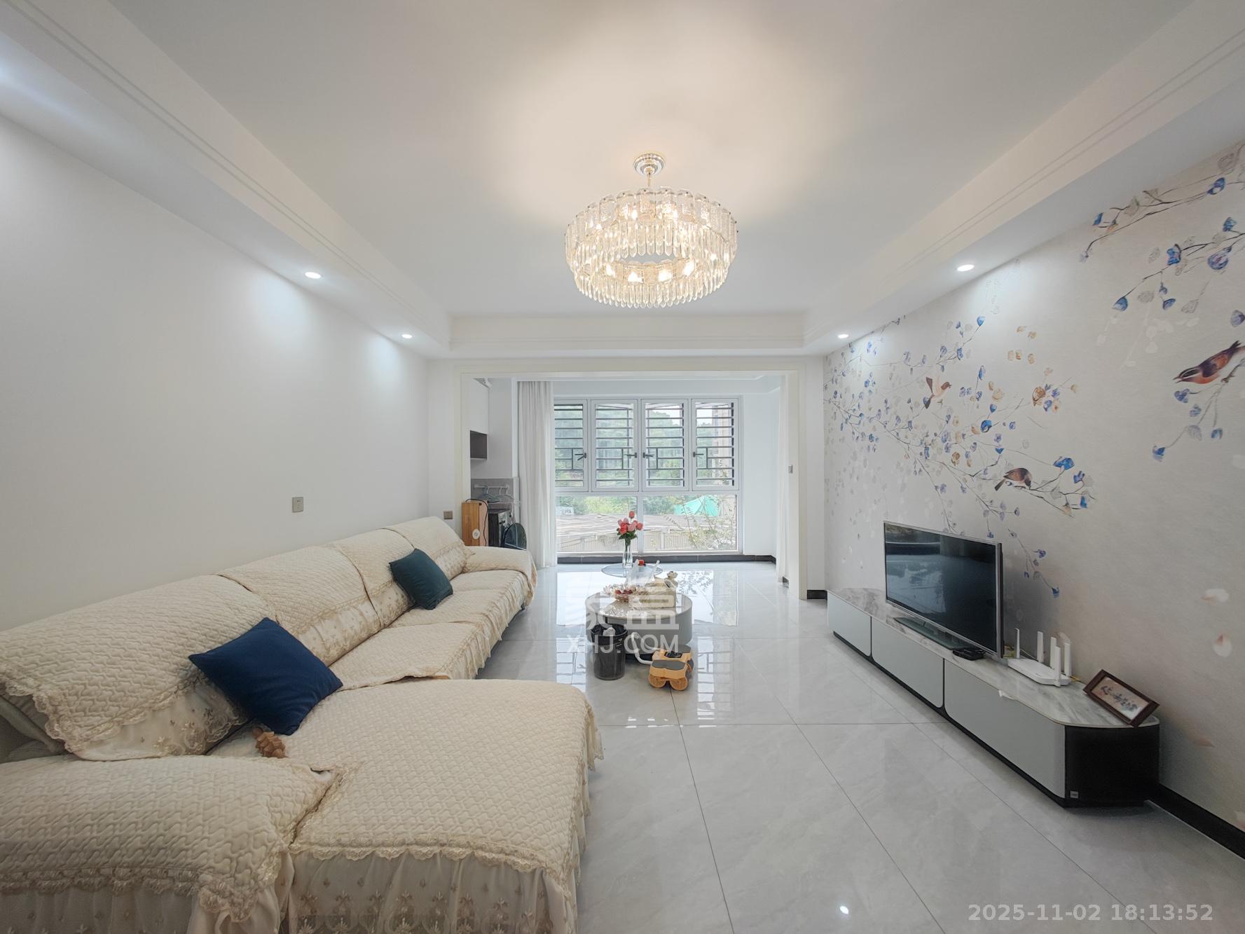 山水霖城(植物原著)  3室2厅2卫    130.0万 山水霖城(植物原著)  3室2厅2卫    130.0万客厅