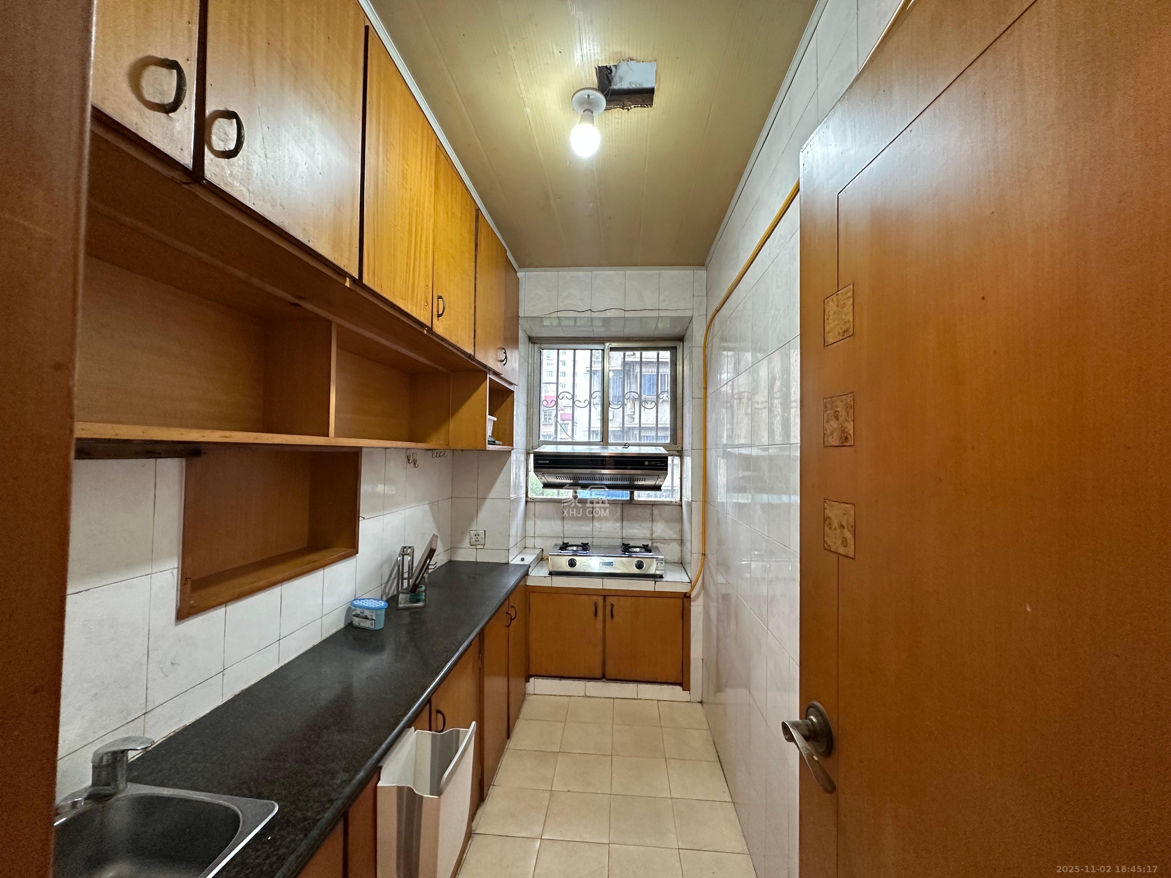 荷花园小区(安置房小区) 2室2厅1卫 1600.0元/月 荷花园小区(安置房小区) 2室2厅1卫 1600.0元/月室内图