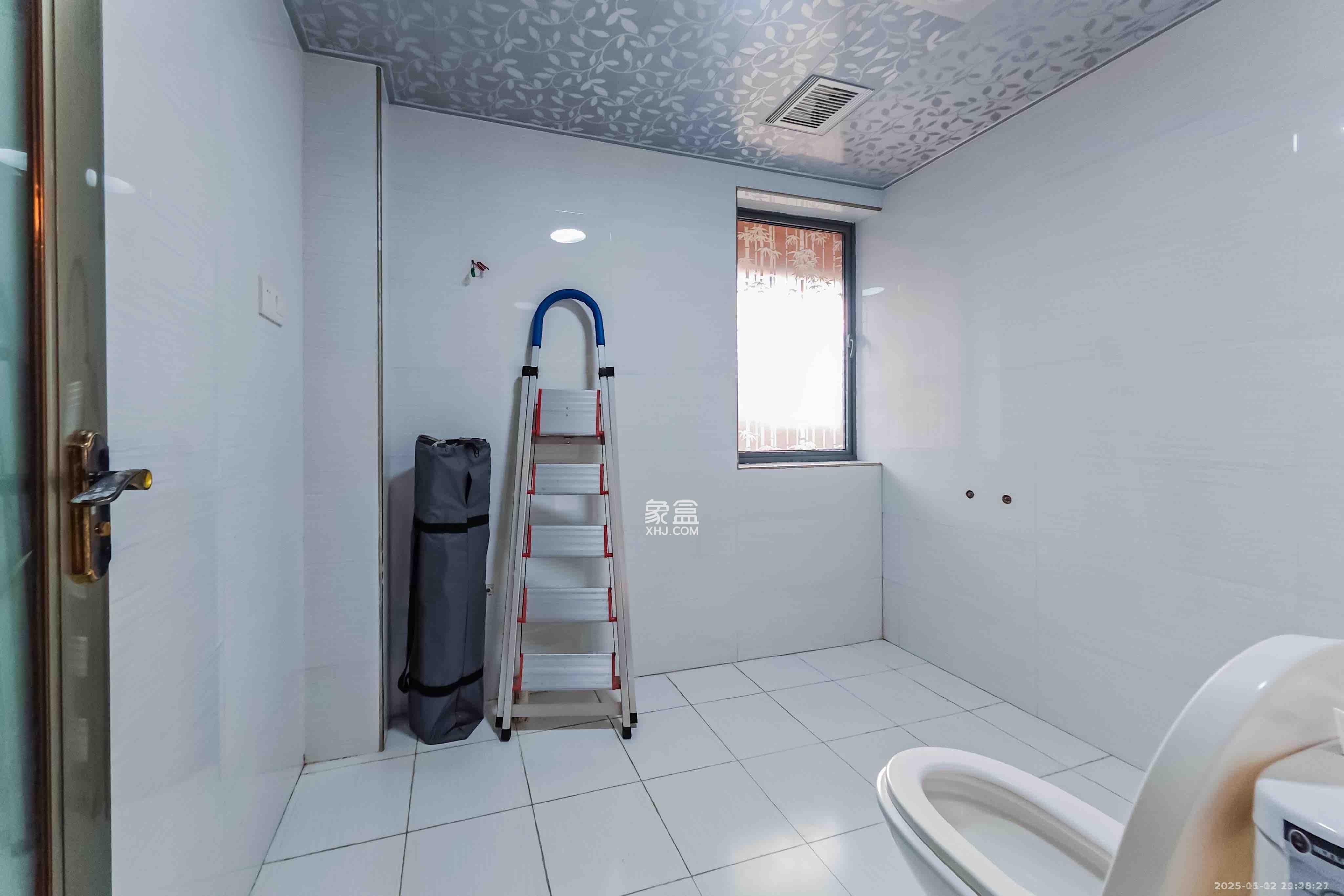 中城丽景香山园  4室2厅2卫    3400.0元/月室内图