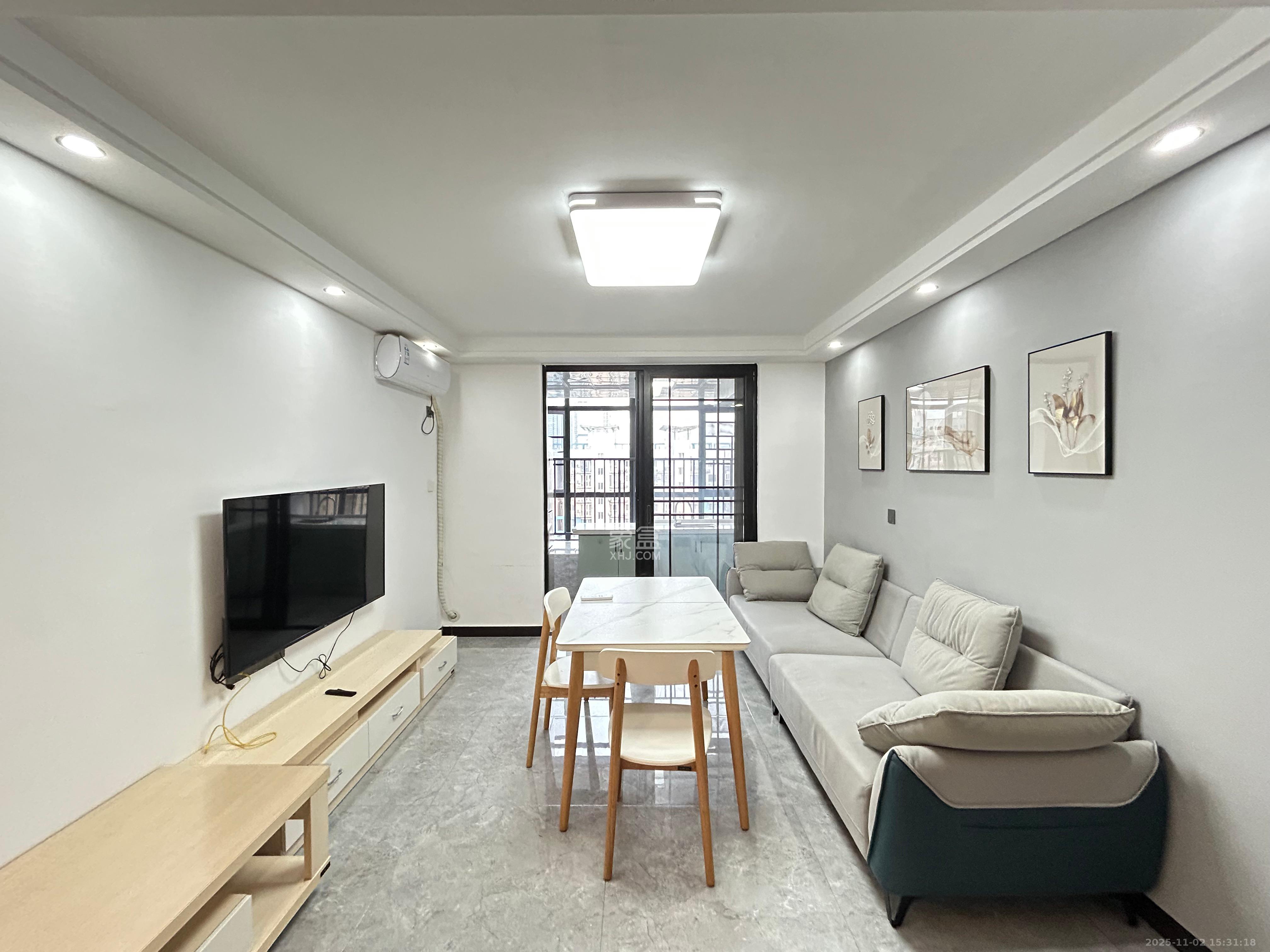 麓江春  2室2厅1卫    2550.0元/月室内图1