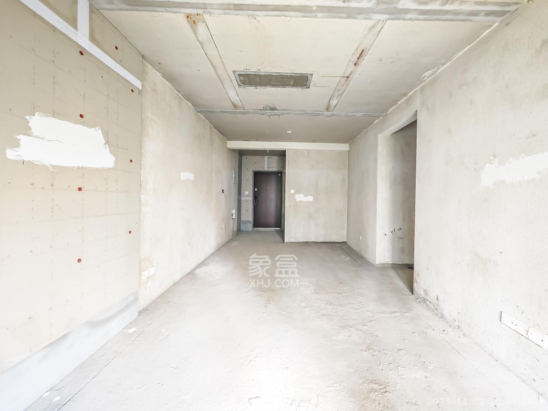 长沙北中心保利时代B区  3室1厅1卫    76.0万客厅