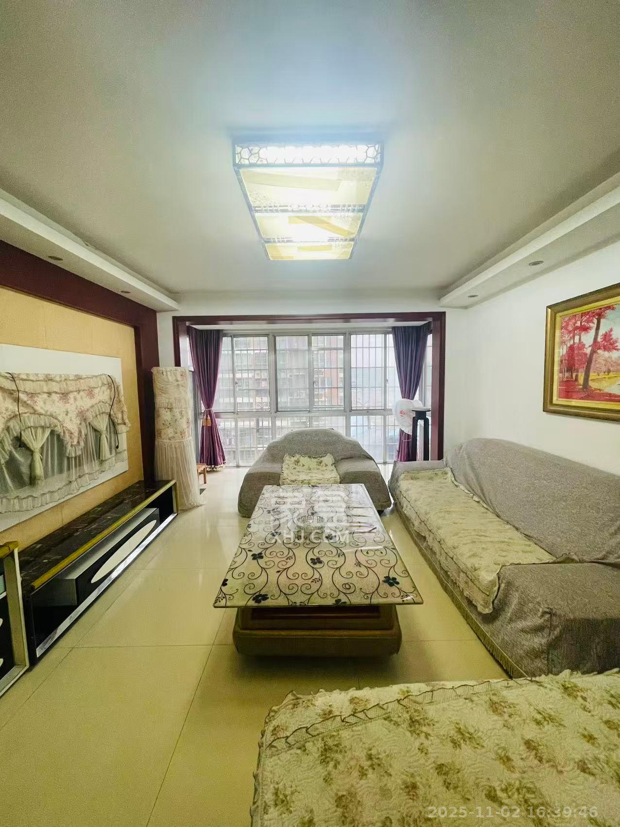 弘欣公寓  3室2厅1卫    2000.0元/月