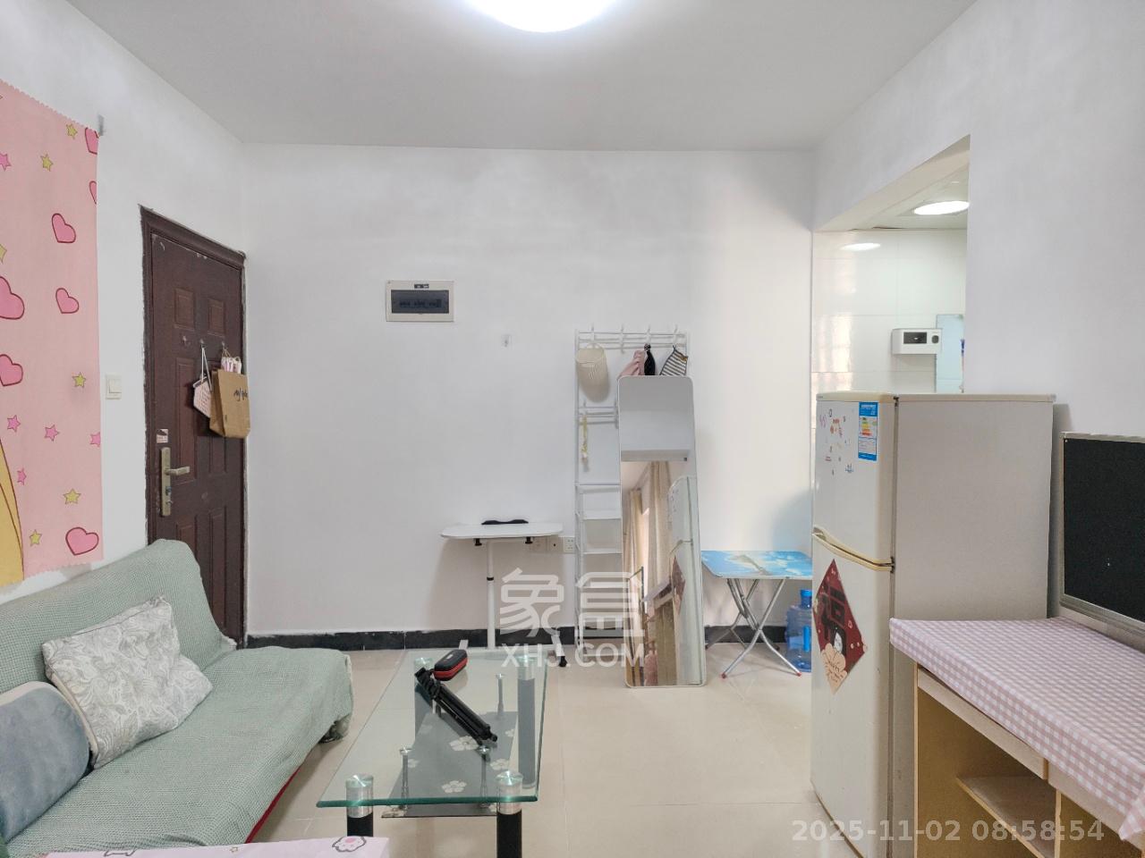 麓江春  1室1厅1卫    1600.0元/月室内图