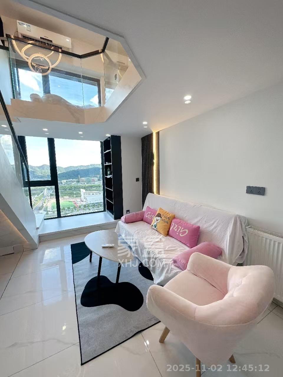 中国铁建湘语梅溪  1室2厅1卫    2400.0元/月