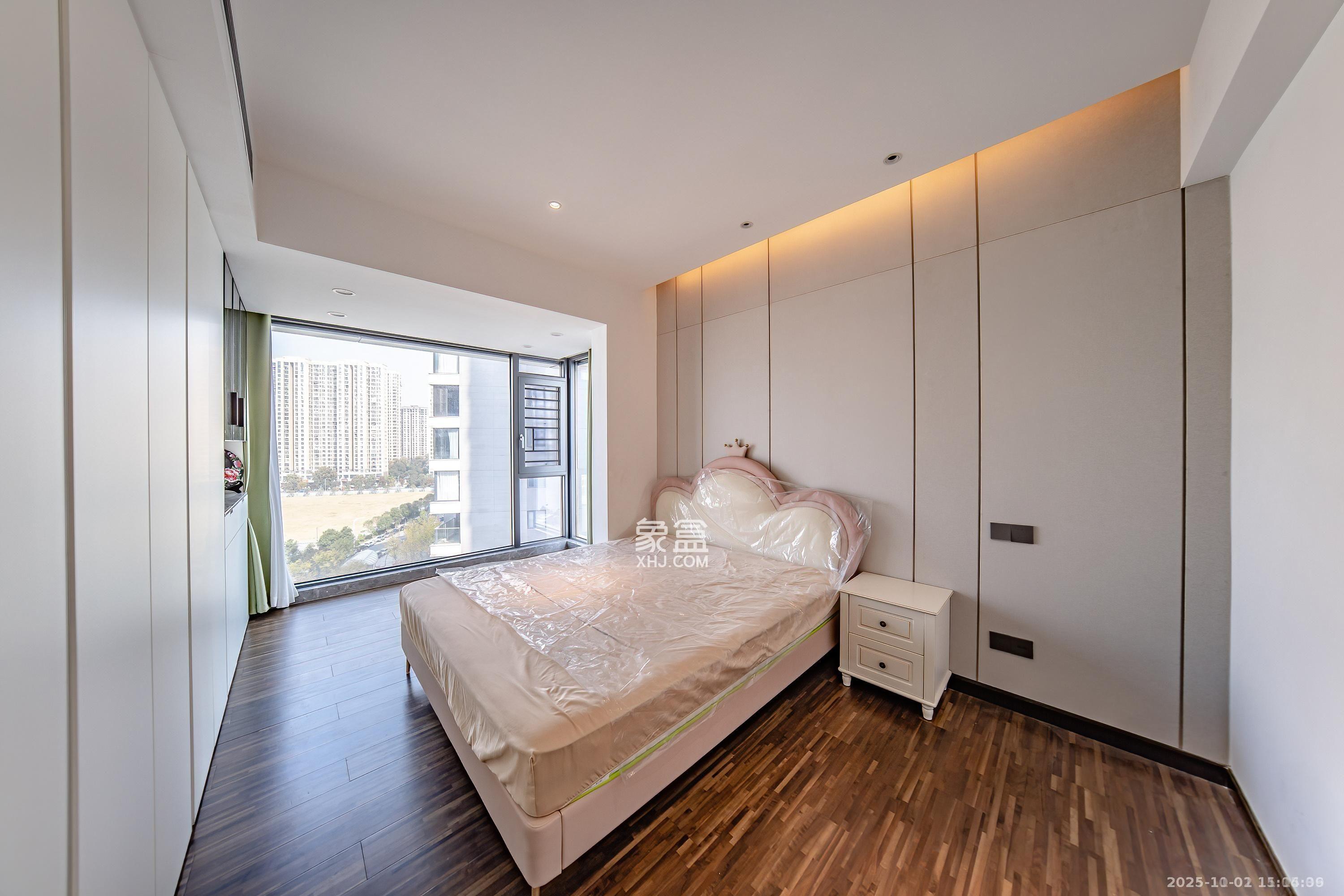 珠江颐德公馆  4室2厅3卫    8800.0元/月室内图