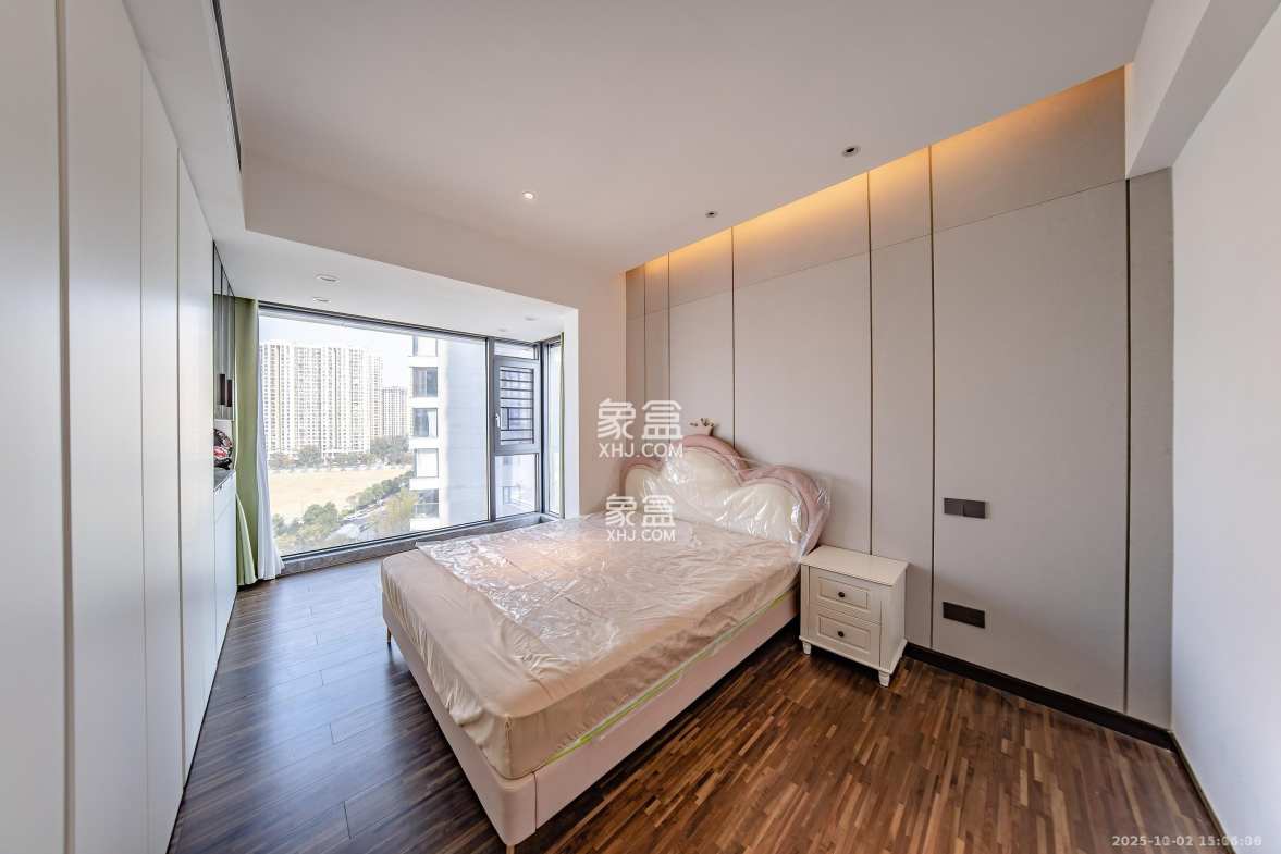 珠江颐德公馆 4室2厅3卫 8800.0元/月 珠江颐德公馆 4室2厅3卫 8800.0元/月室内图