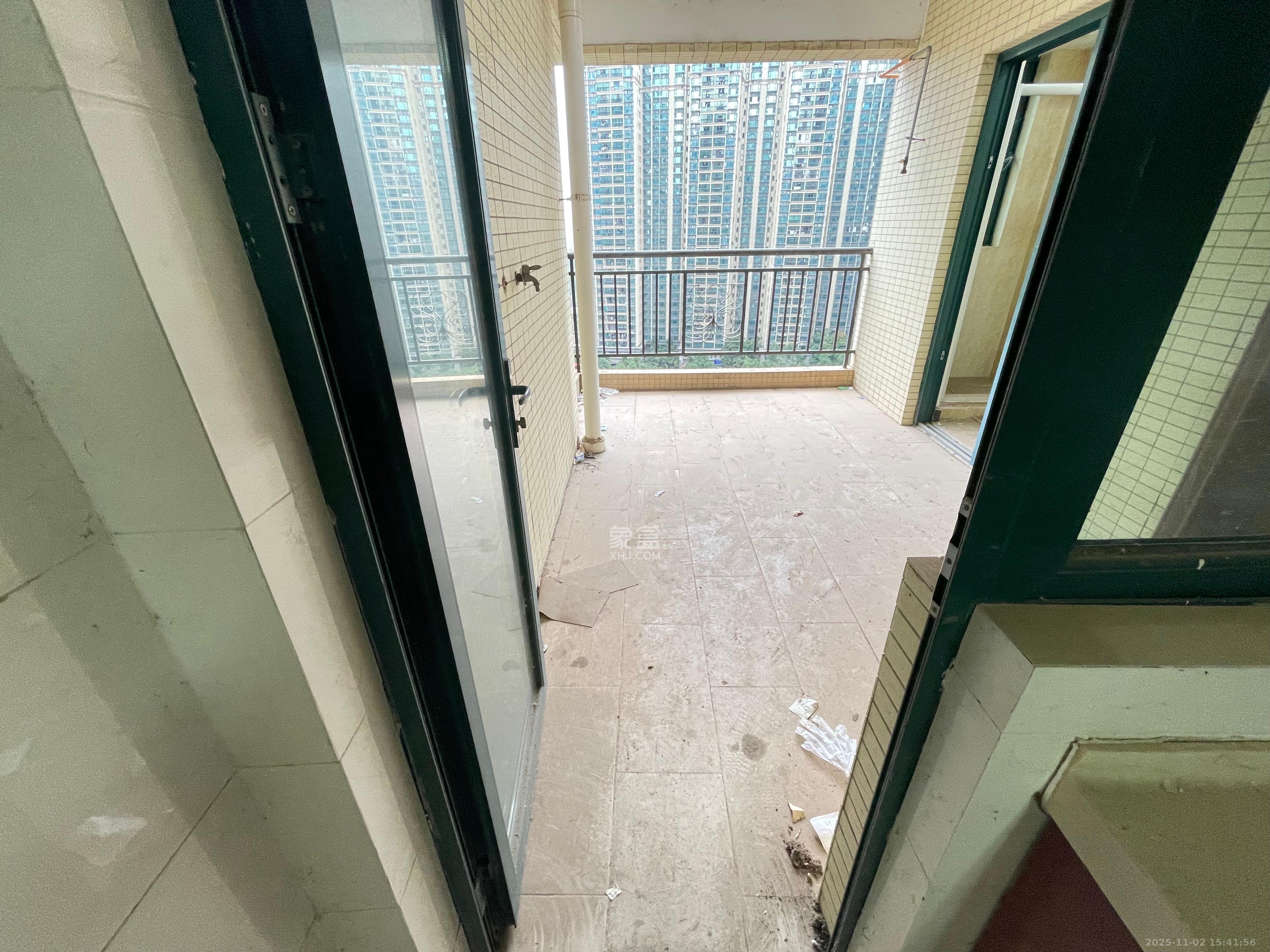 恒大名都  4室2厅4卫    2800.0元/月室内图