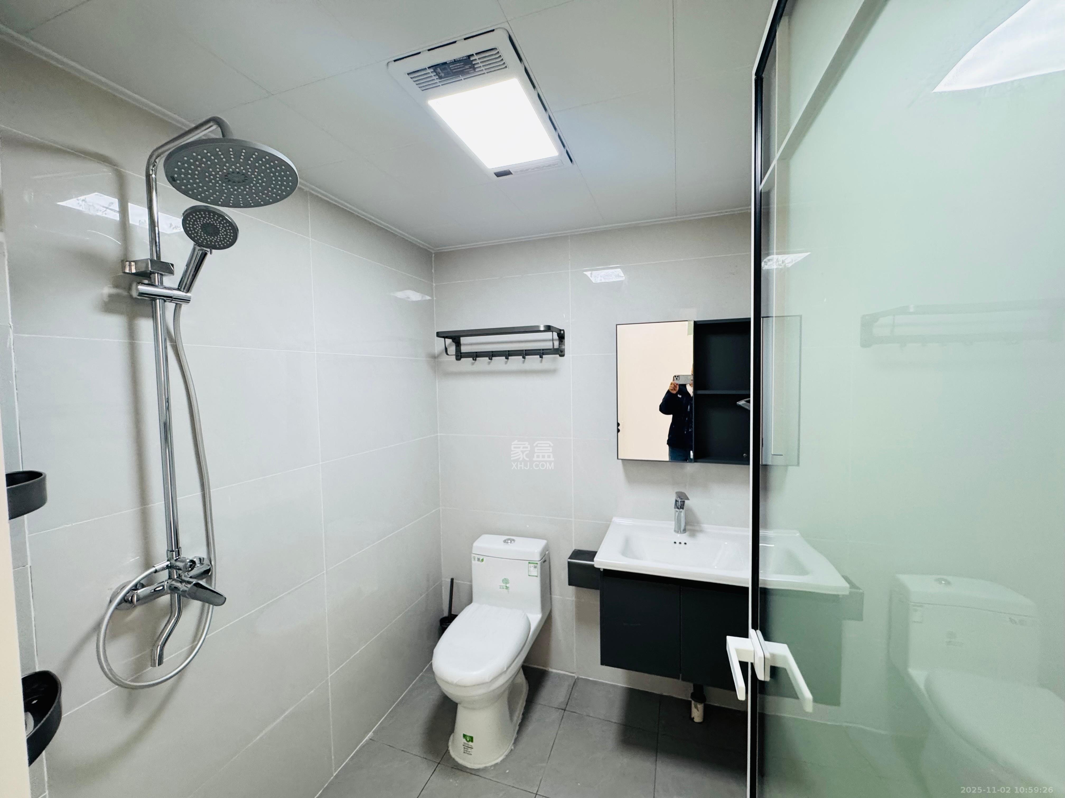 荣盛城  4室2厅2卫    3280.0元/月室内图