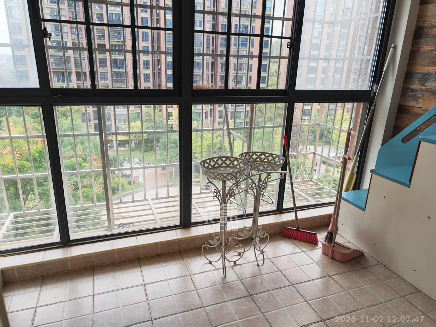 金谷豪庭 3室2厅1卫 1800.0元/月 金谷豪庭 3室2厅1卫 1800.0元/月室内图