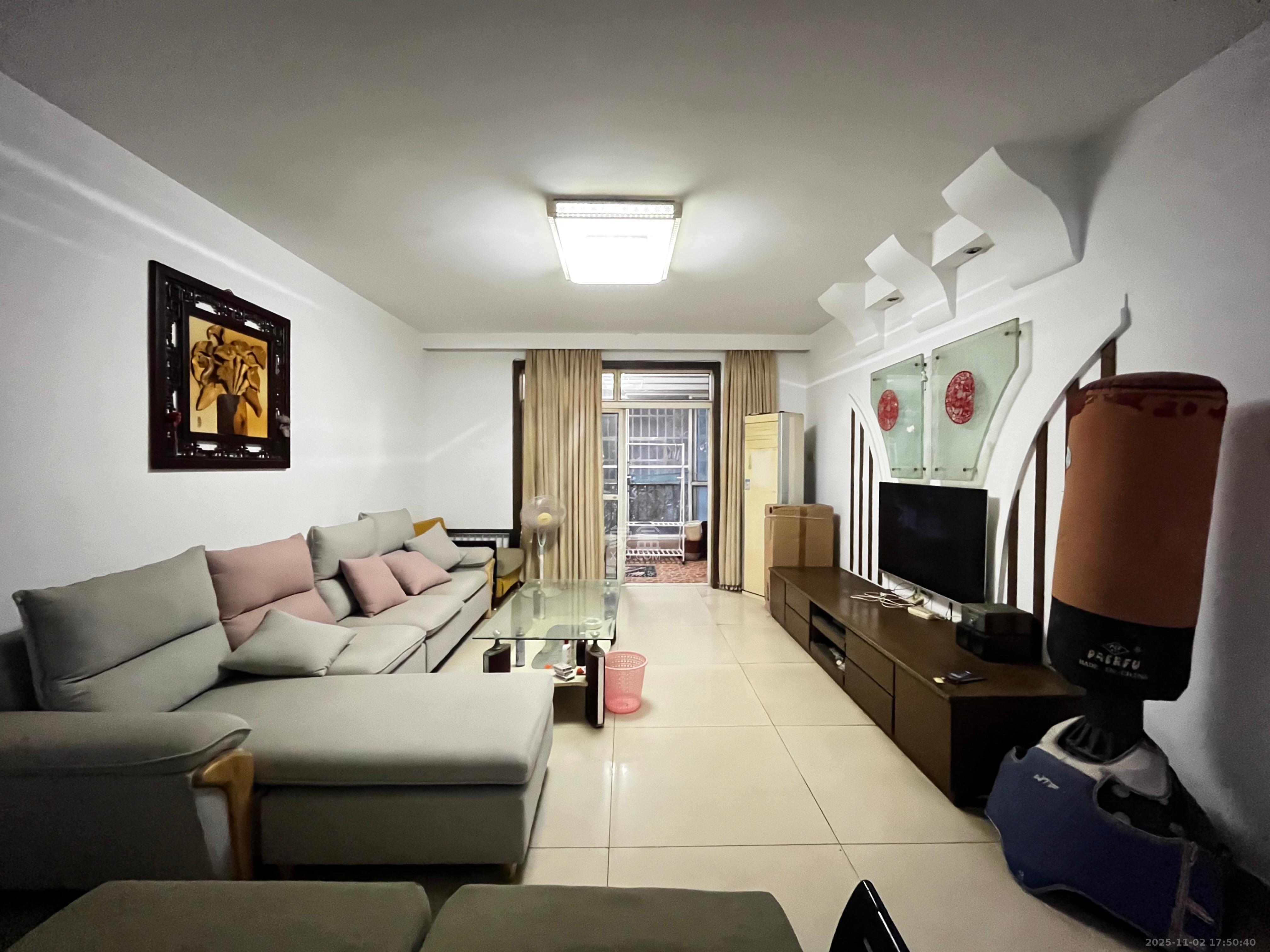 融城花苑 3室2厅2卫 1800.0元/月 融城花苑 3室2厅2卫 1800.0元/月室内图