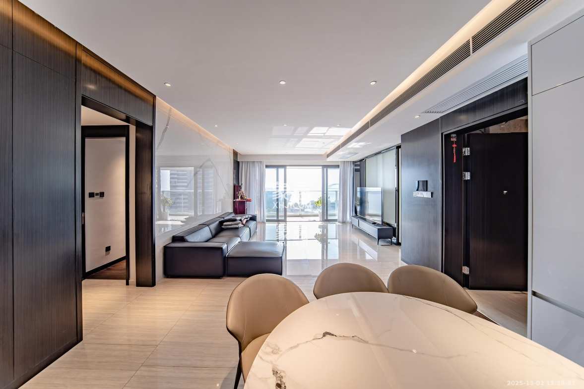 珠江颐德公馆 4室2厅3卫 8800.0元/月 珠江颐德公馆 4室2厅3卫 8800.0元/月室内图