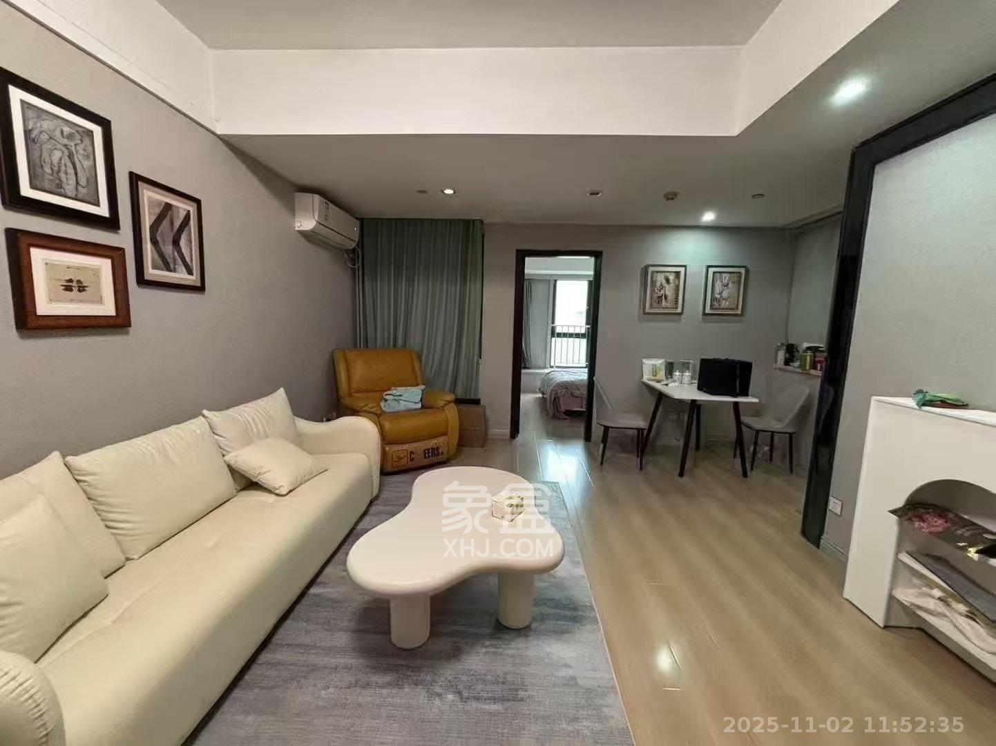 德思勤城市广场(宝格丽公寓) 1室1厅1卫 2500.0元/月 德思勤城市广场(宝格丽公寓) 1室1厅1卫 2500.0元/月室内图