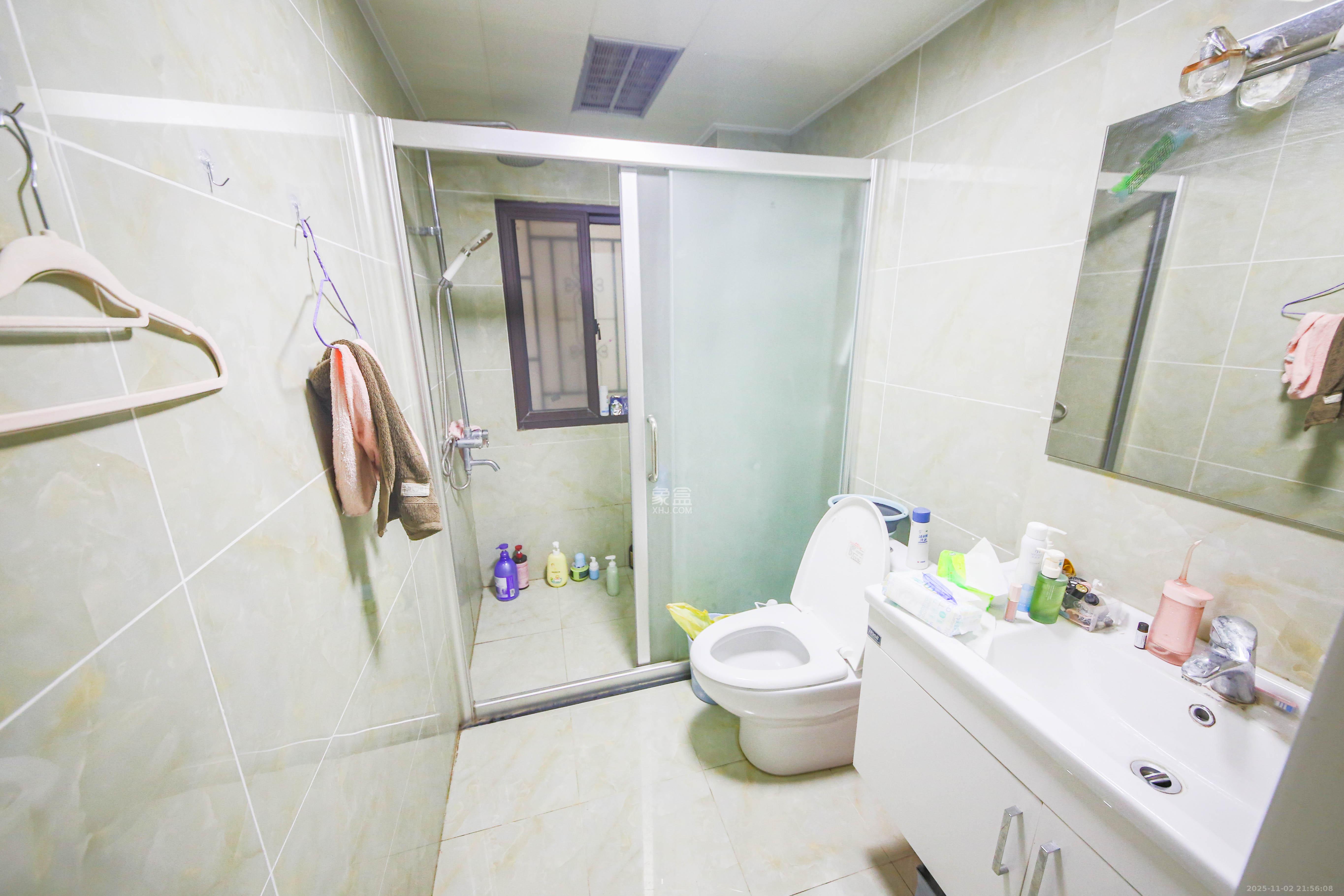 奥林匹克花园贡院三期 3室2厅2卫 85.0万 奥林匹克花园贡院三期 3室2厅2卫 85.0万卫生间