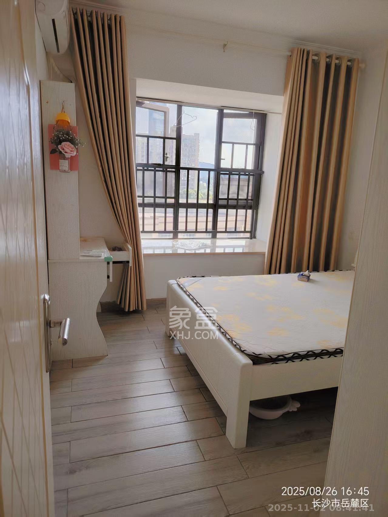 西子湖畔沃府 3室2厅1卫 2600.0元/月 西子湖畔沃府 3室2厅1卫 2600.0元/月室内图