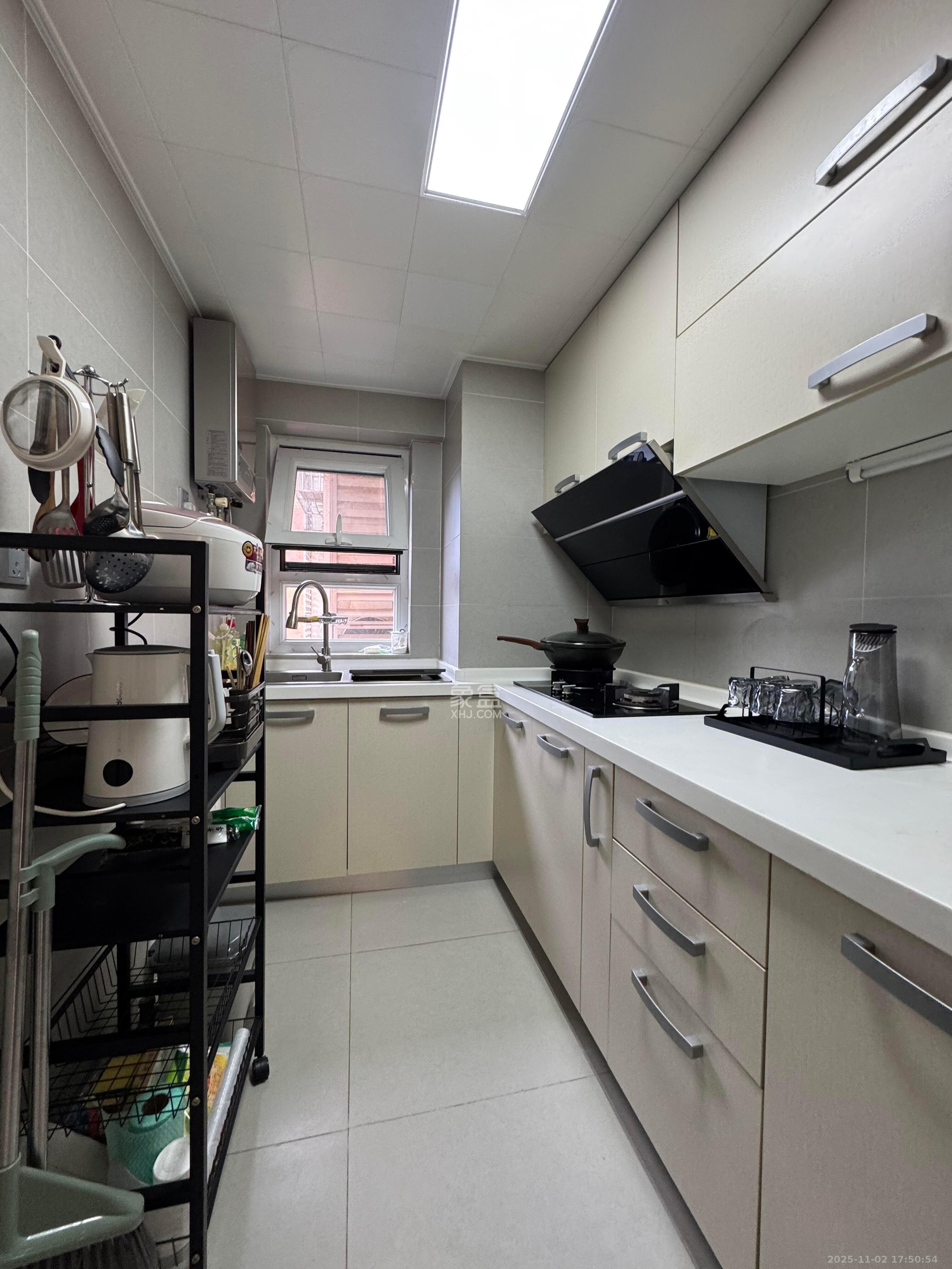 荣悦台  1室1厅1卫    2100.0元/月 荣悦台  1室1厅1卫    2100.0元/月室内图