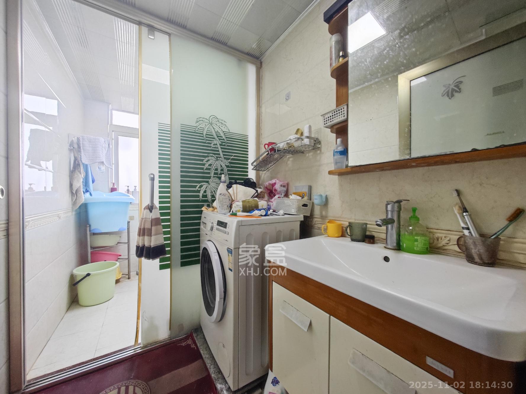 丰园城（鄱阳小区二期）  3室2厅2卫    73.8万卫生间