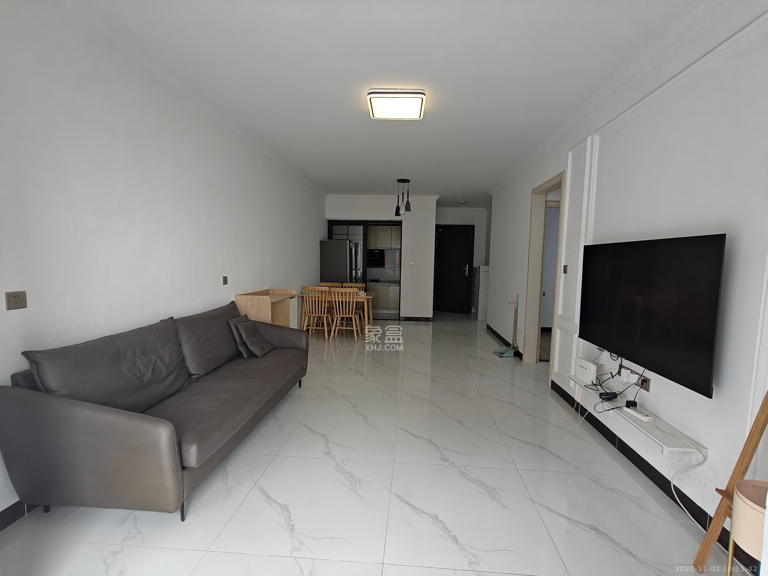 海伦春天  3室2厅1卫    2100.0元/月