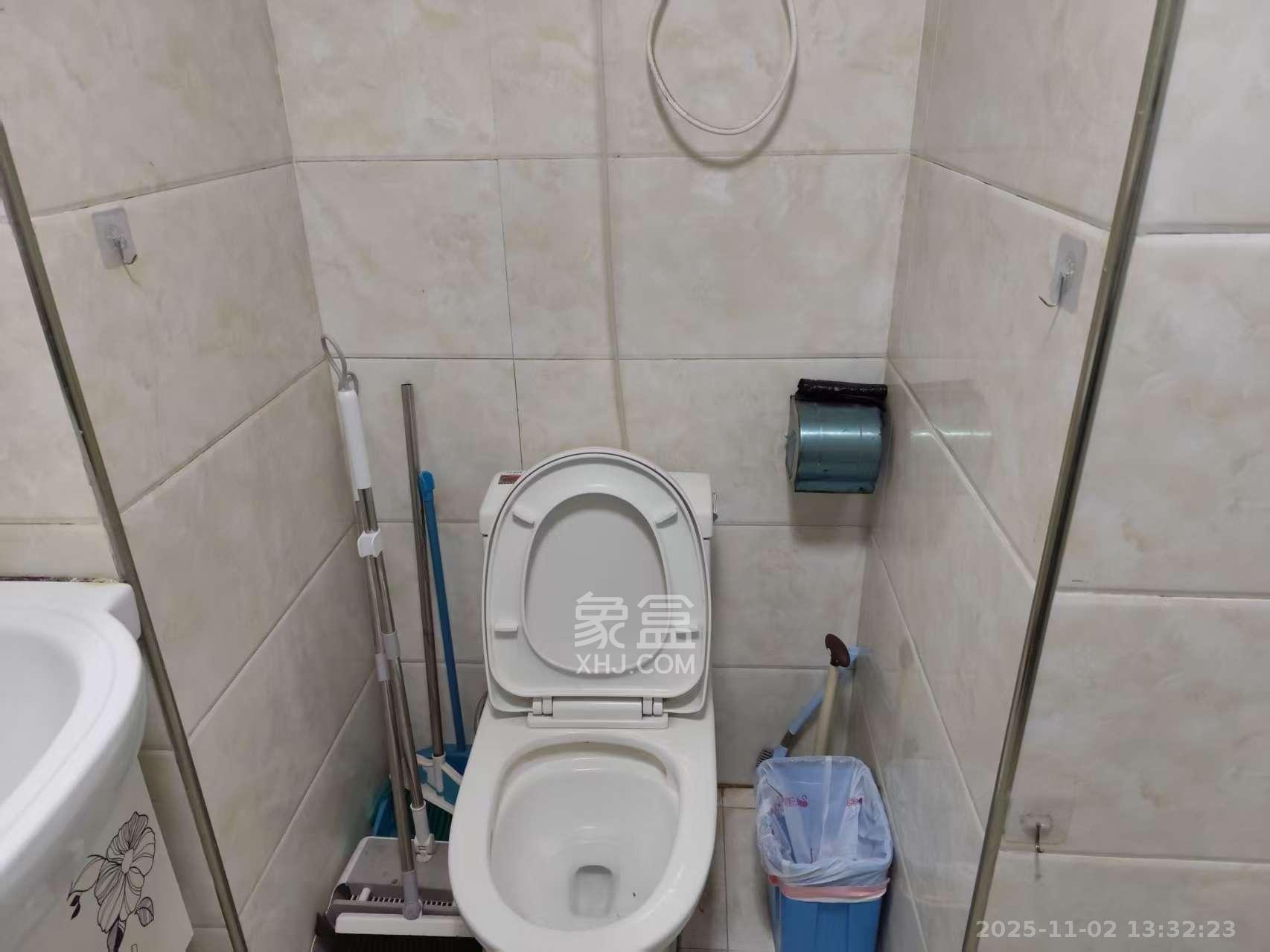 融科东南海 1室1厅1卫 1300.0元/月 融科东南海 1室1厅1卫 1300.0元/月室内图