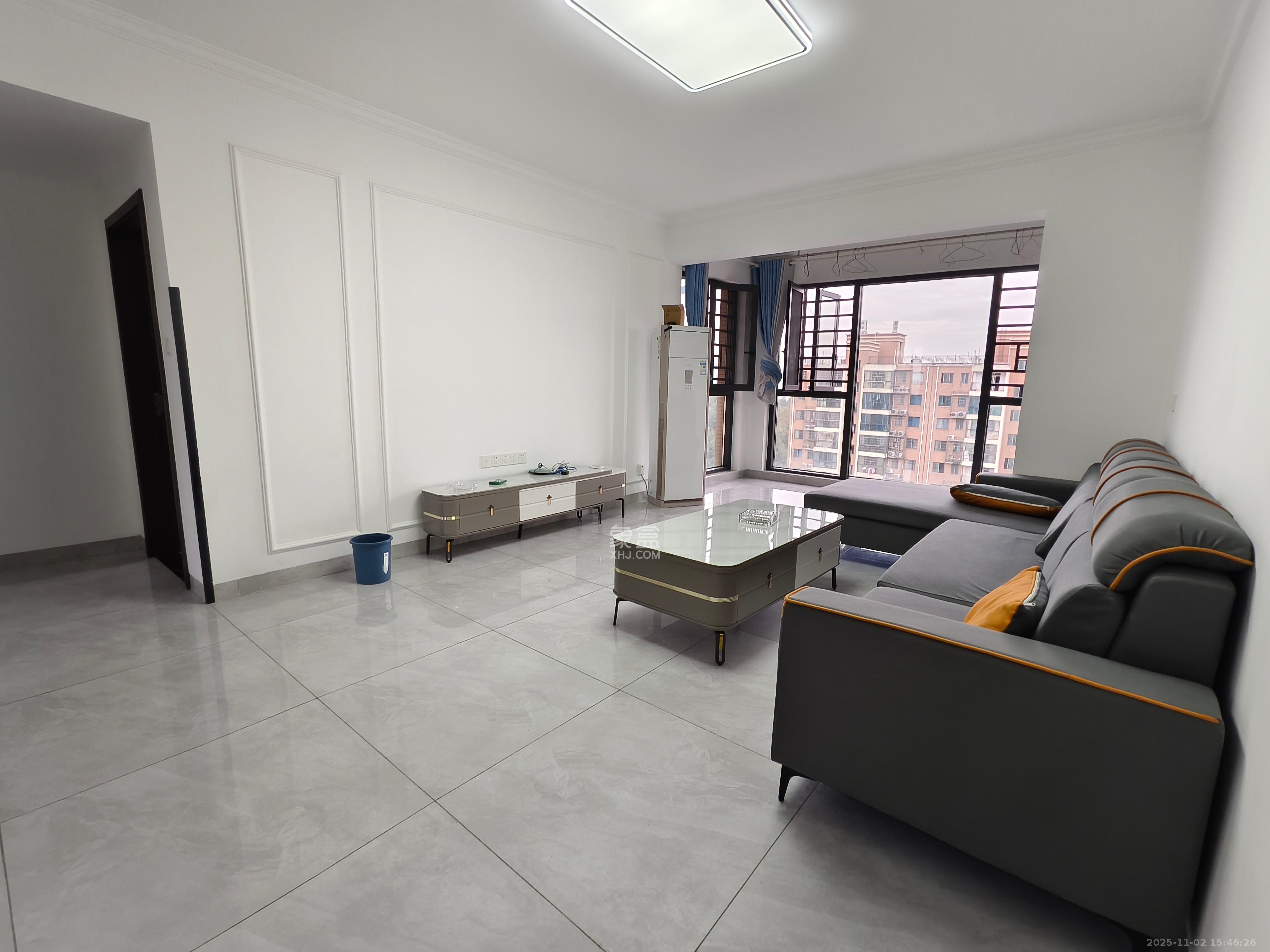 山水新城 3室2厅1卫 2700.0元/月 山水新城 3室2厅1卫 2700.0元/月室内图