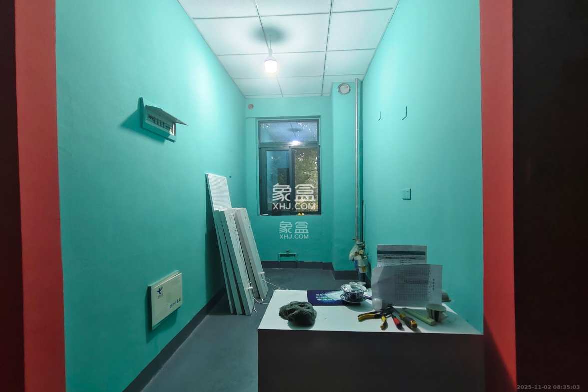 恒大翡翠华庭 4室2厅2卫 2600.0元/月 恒大翡翠华庭 4室2厅2卫 2600.0元/月室内图