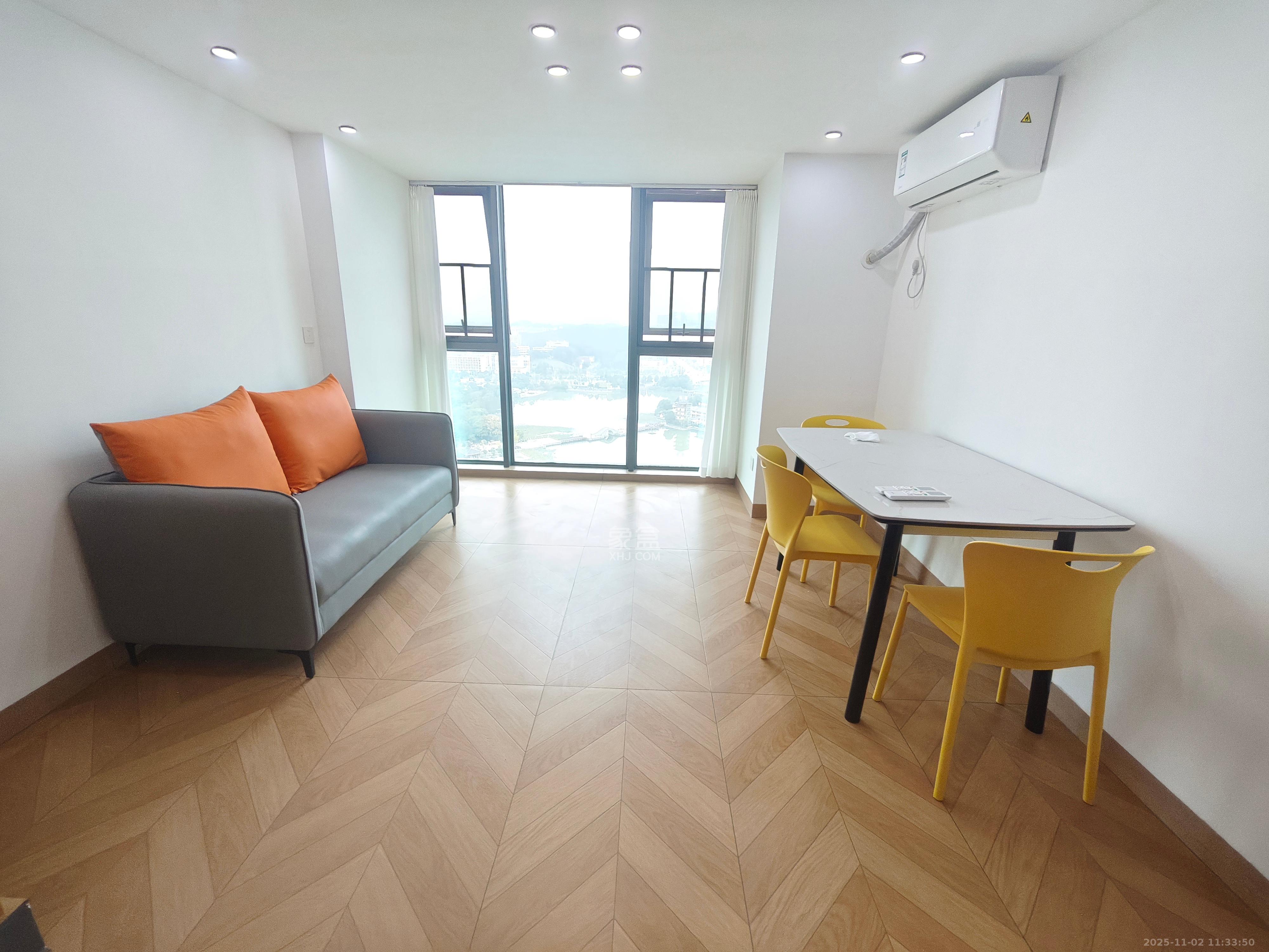 绿地V岛 2室1厅1卫 2500.0元/月 绿地V岛 2室1厅1卫 2500.0元/月室内图