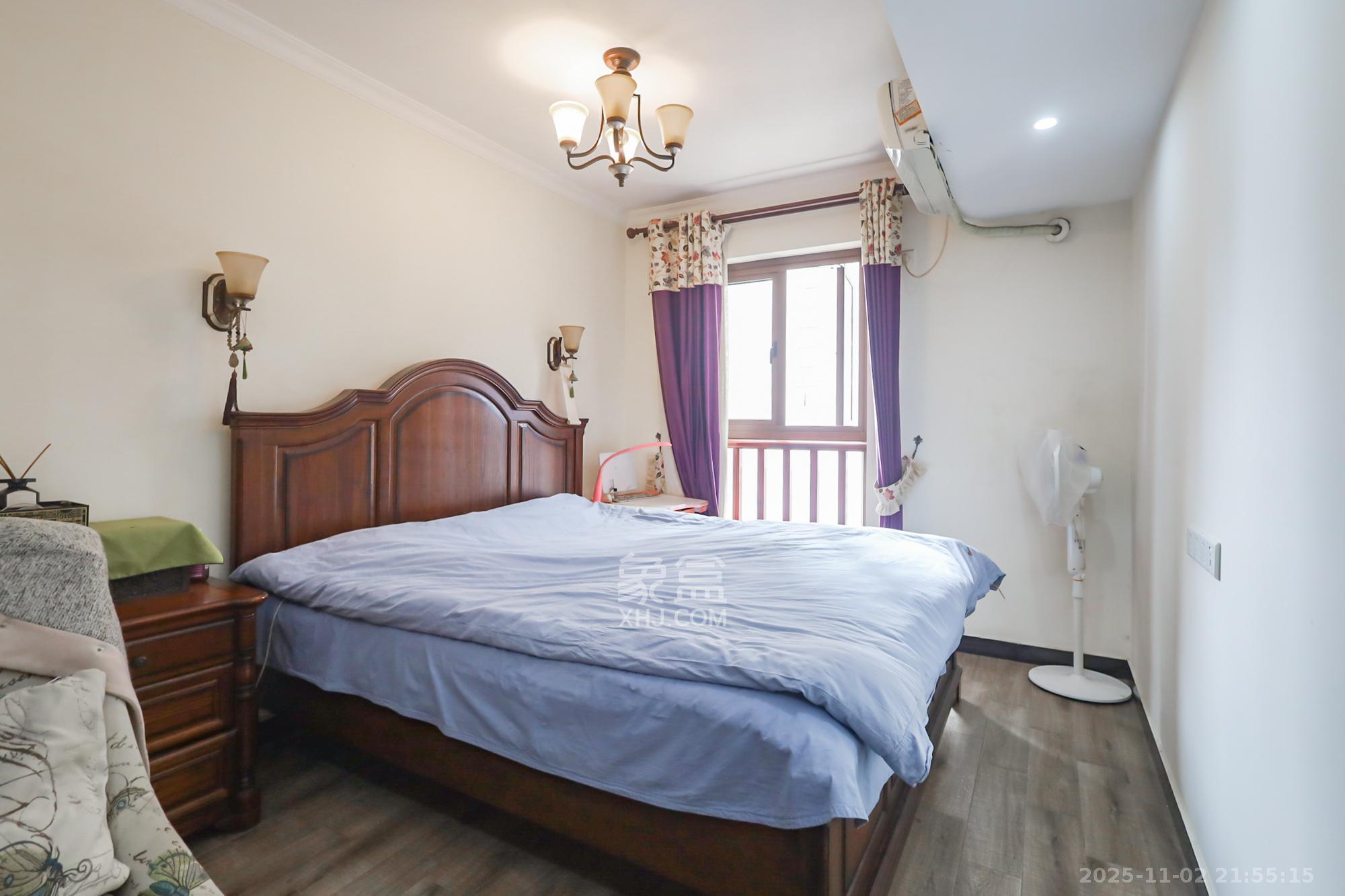 世茂铂翠湾二期  4室2厅2卫    218.0万卧室