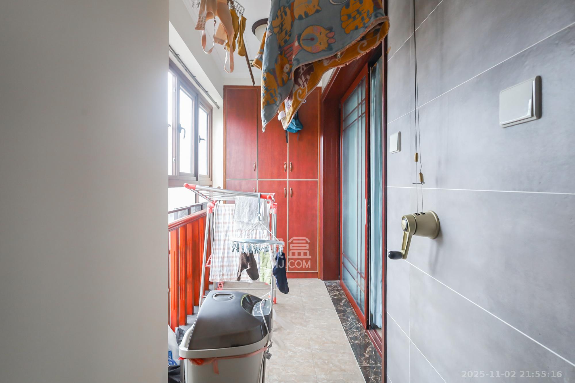 世茂铂翠湾二期  4室2厅2卫    218.0万其他