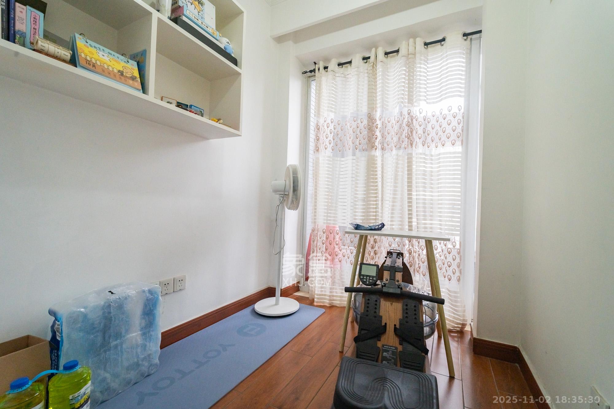 恒基凯旋门一二期  3室2厅1卫    65.0万卧室