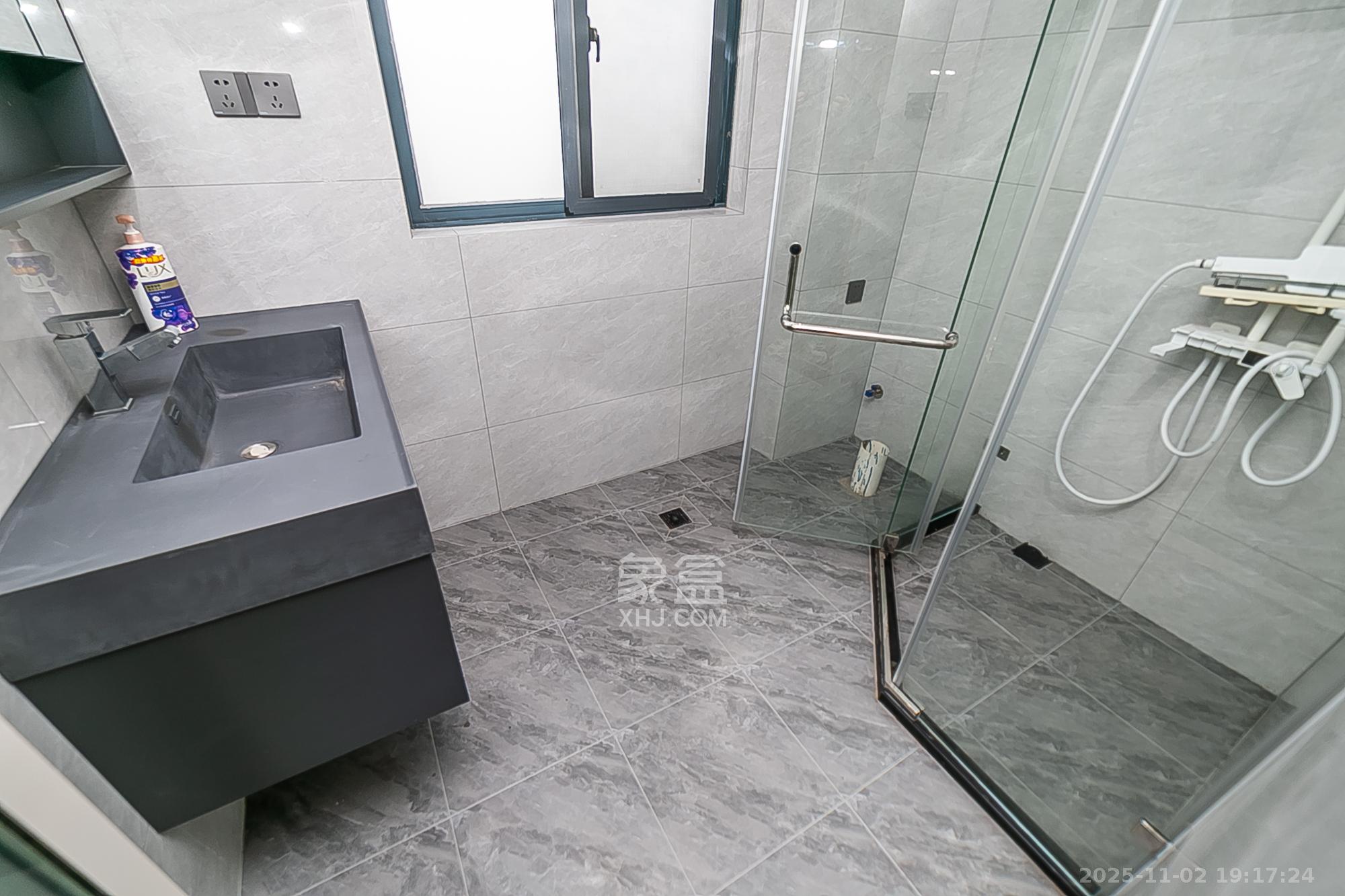 江南华府 3室2厅2卫 88.8万 江南华府 3室2厅2卫 88.8万卫生间