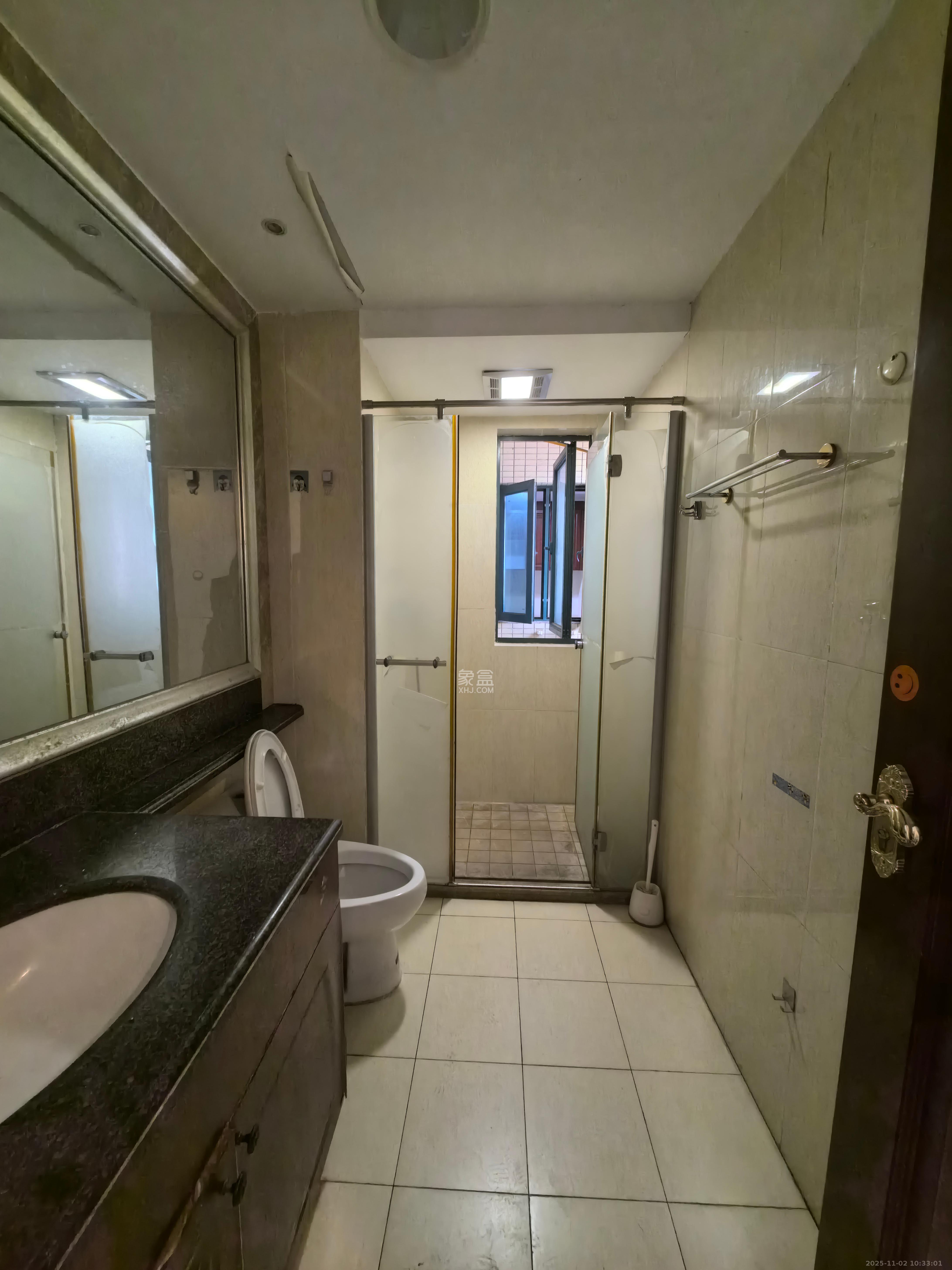 恒大翡翠华庭  3室2厅1卫    2200.0元/月室内图